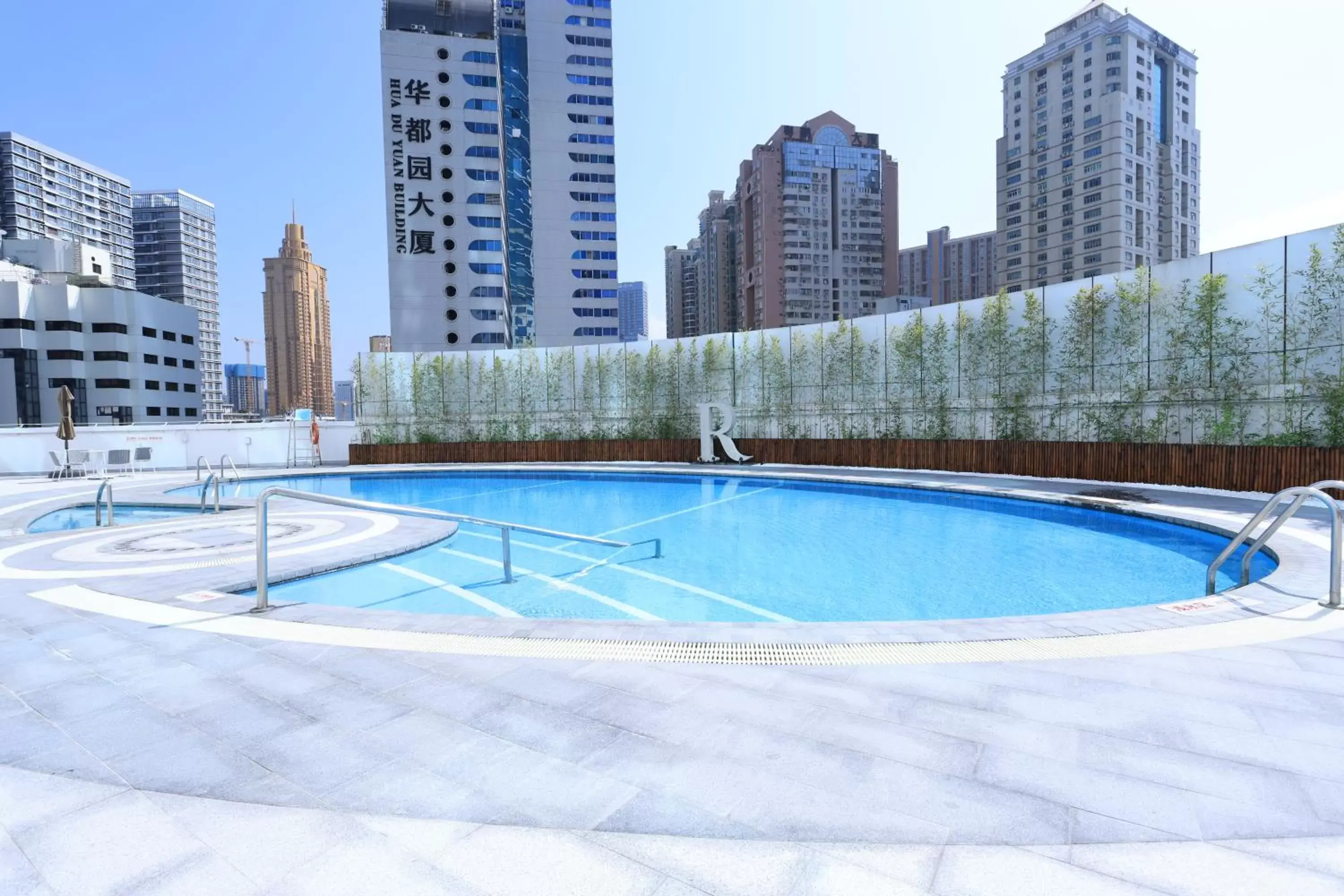 Swimming Pool in Renaissance Shenzhen Luohu Hotel