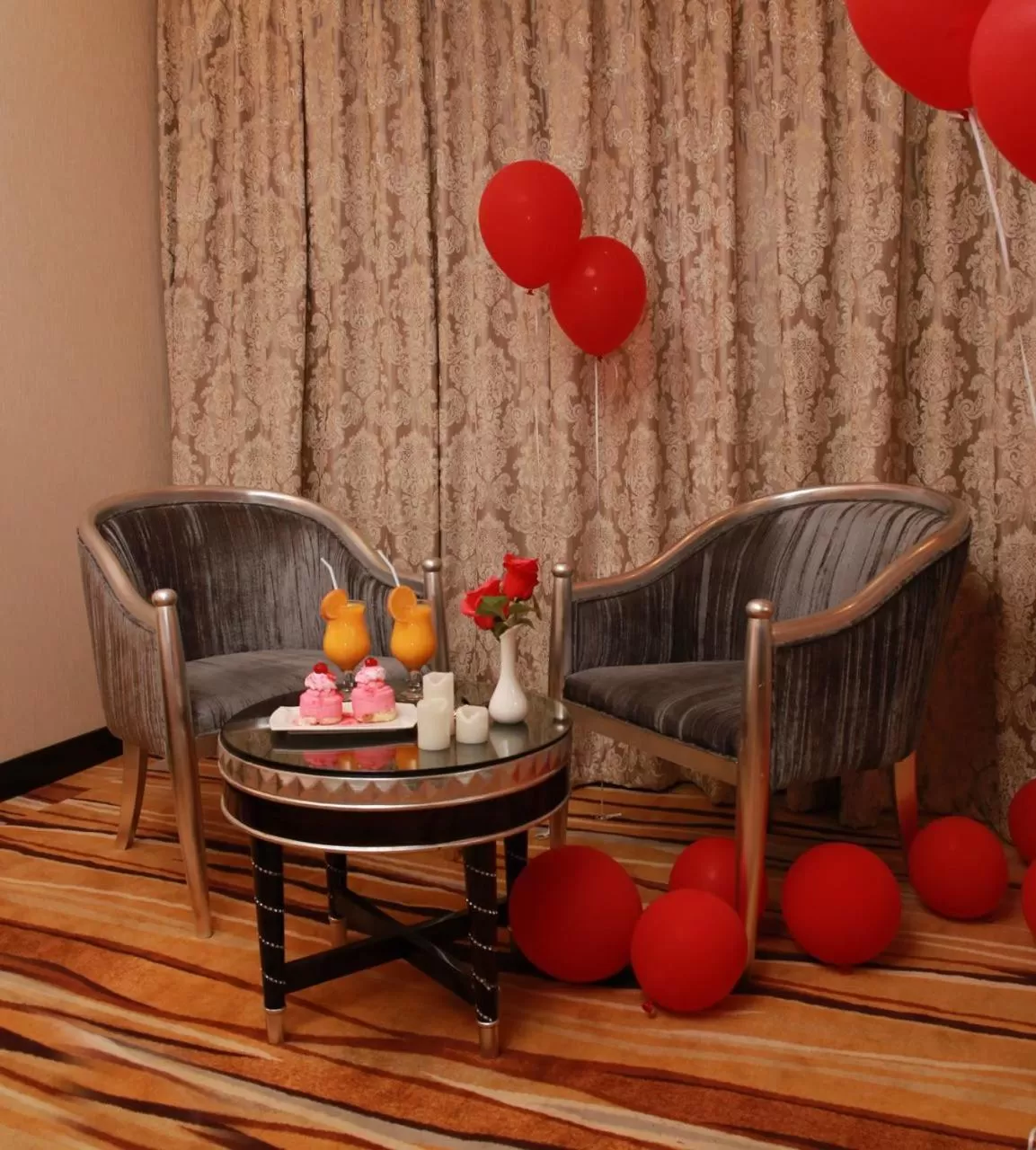 Seating area in Garden Plaza Hotel