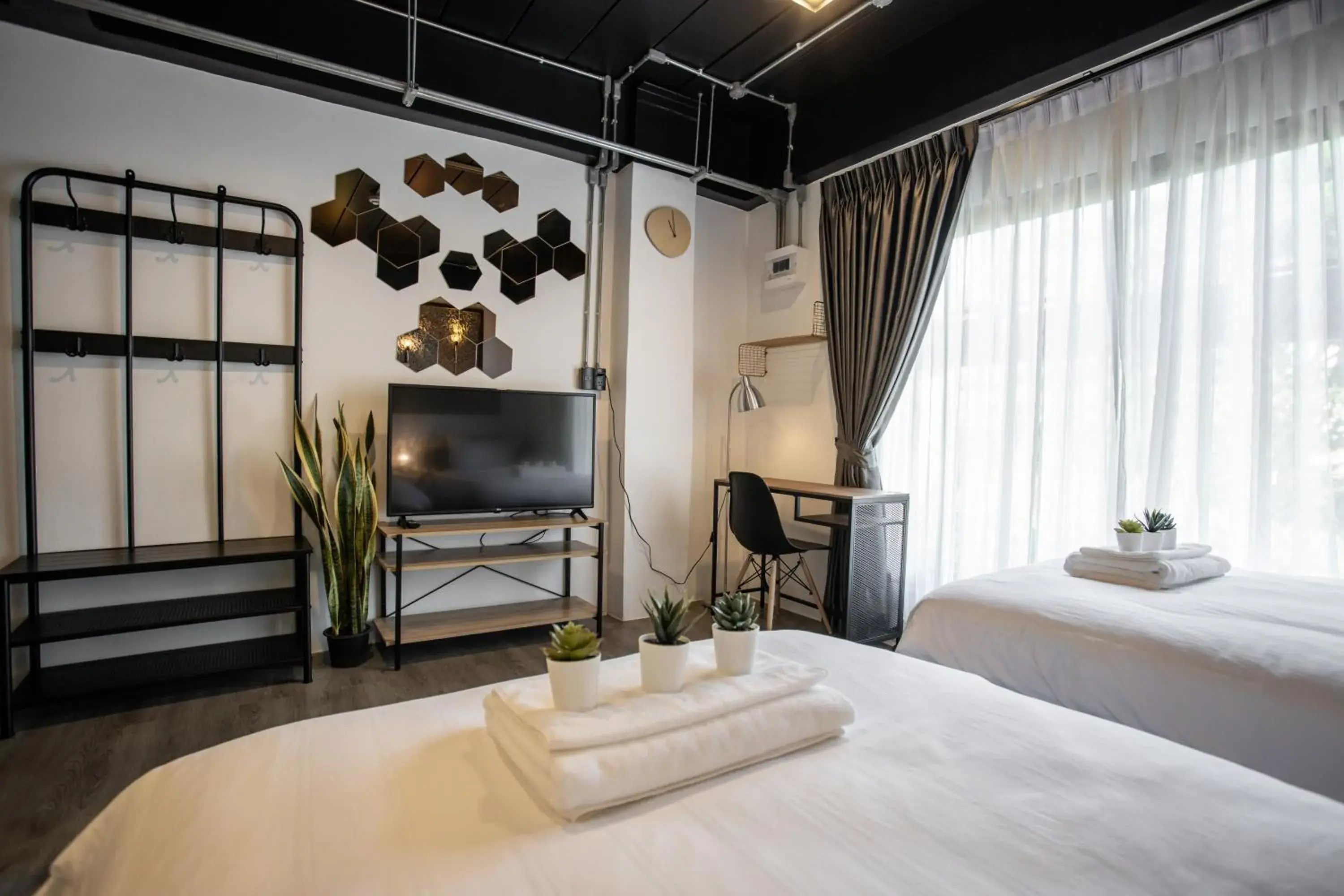 Bedroom, TV/Entertainment Center in My Loft Hotel (SHA Certified)