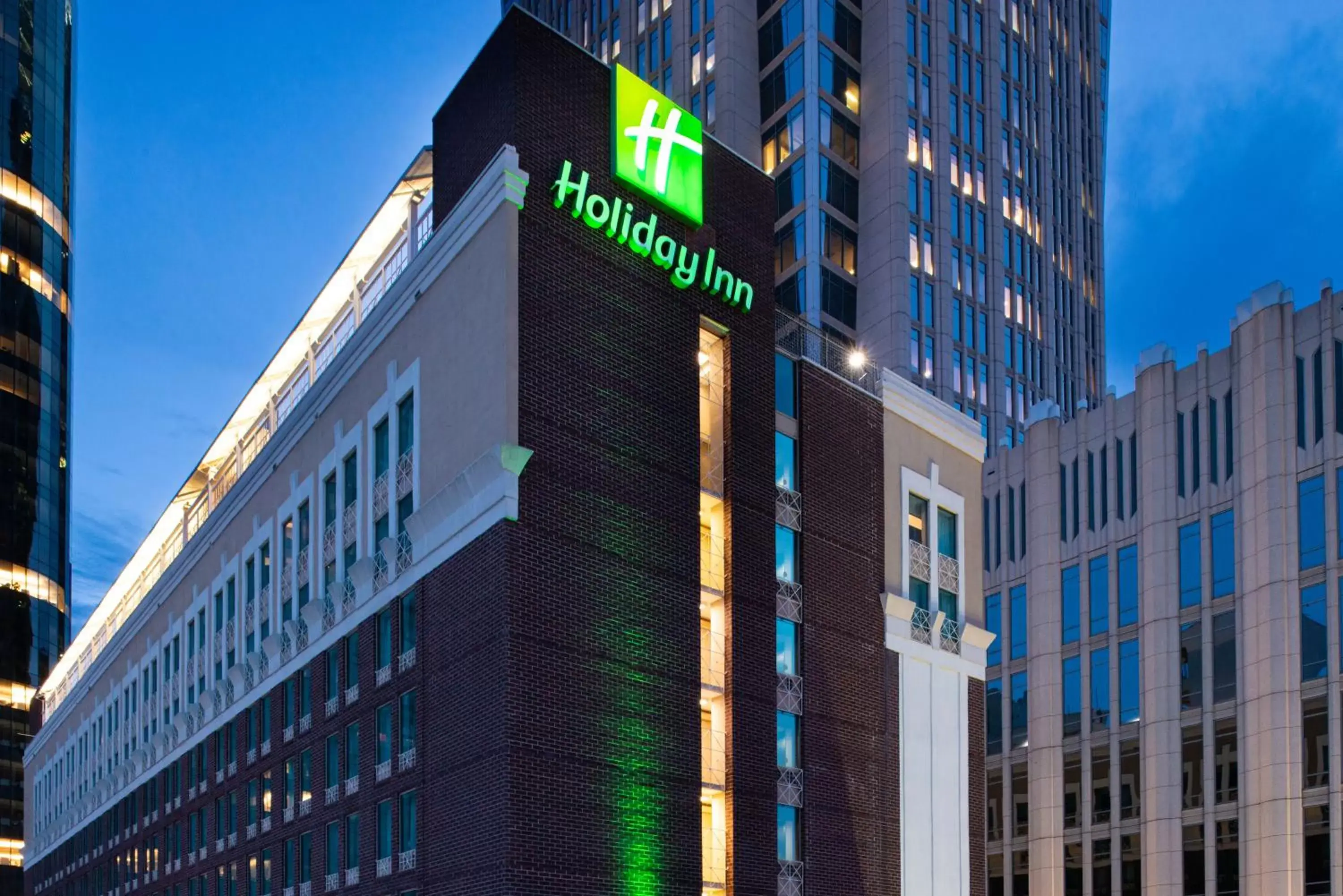 Property building in Holiday Inn Charlotte Center City, an IHG Hotel