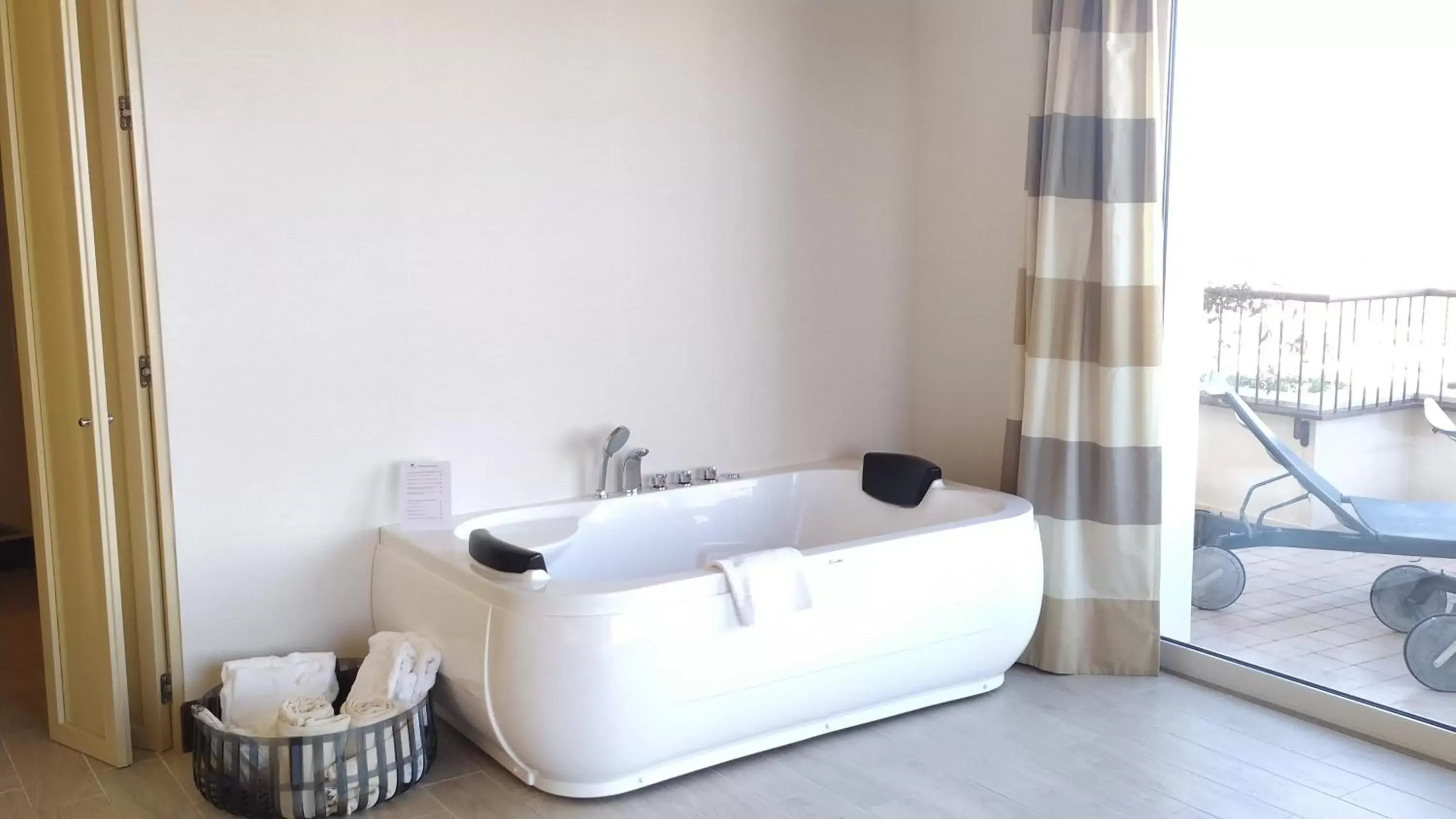 Suite with Hot Tub in Villa Maria Hotel & SPA Suite with Hot Tub in Villa Maria Hotel & SPA