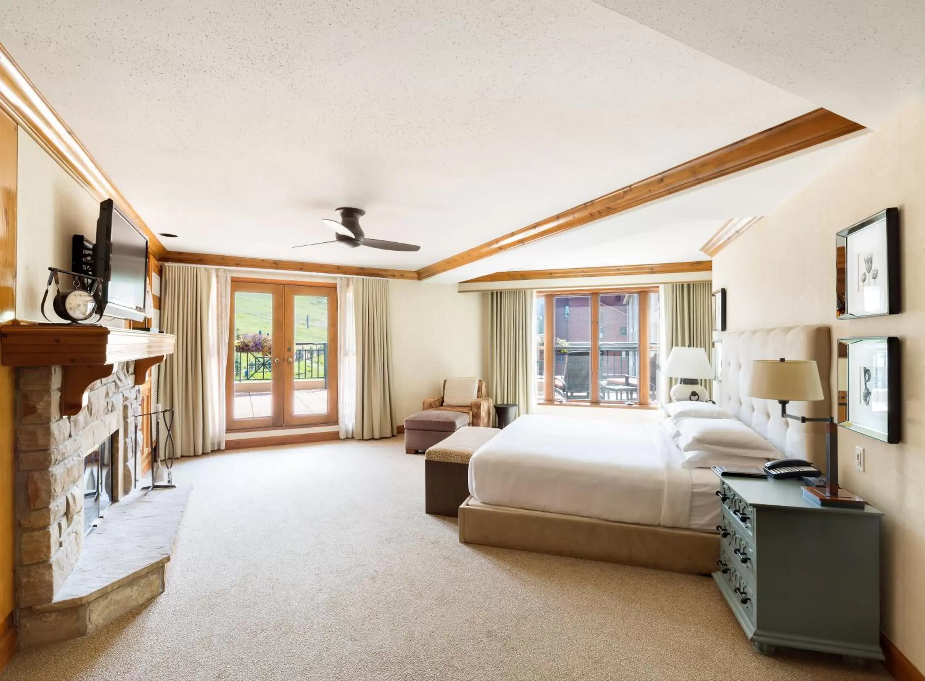 Bedroom, Seating Area in Park Hyatt Beaver Creek Resort