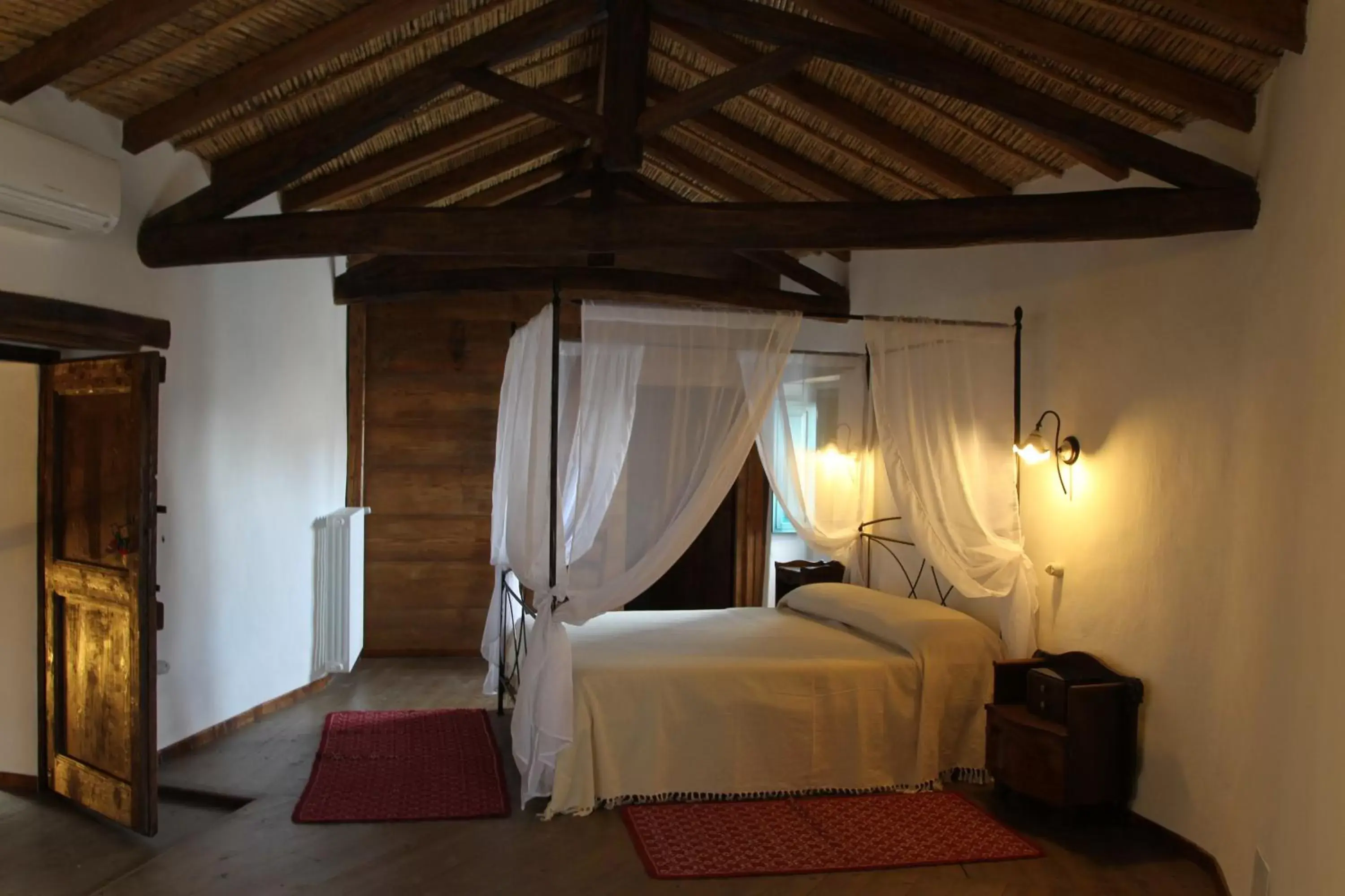 Photo of the whole room, Bed in B&B Charme Sa Pardina