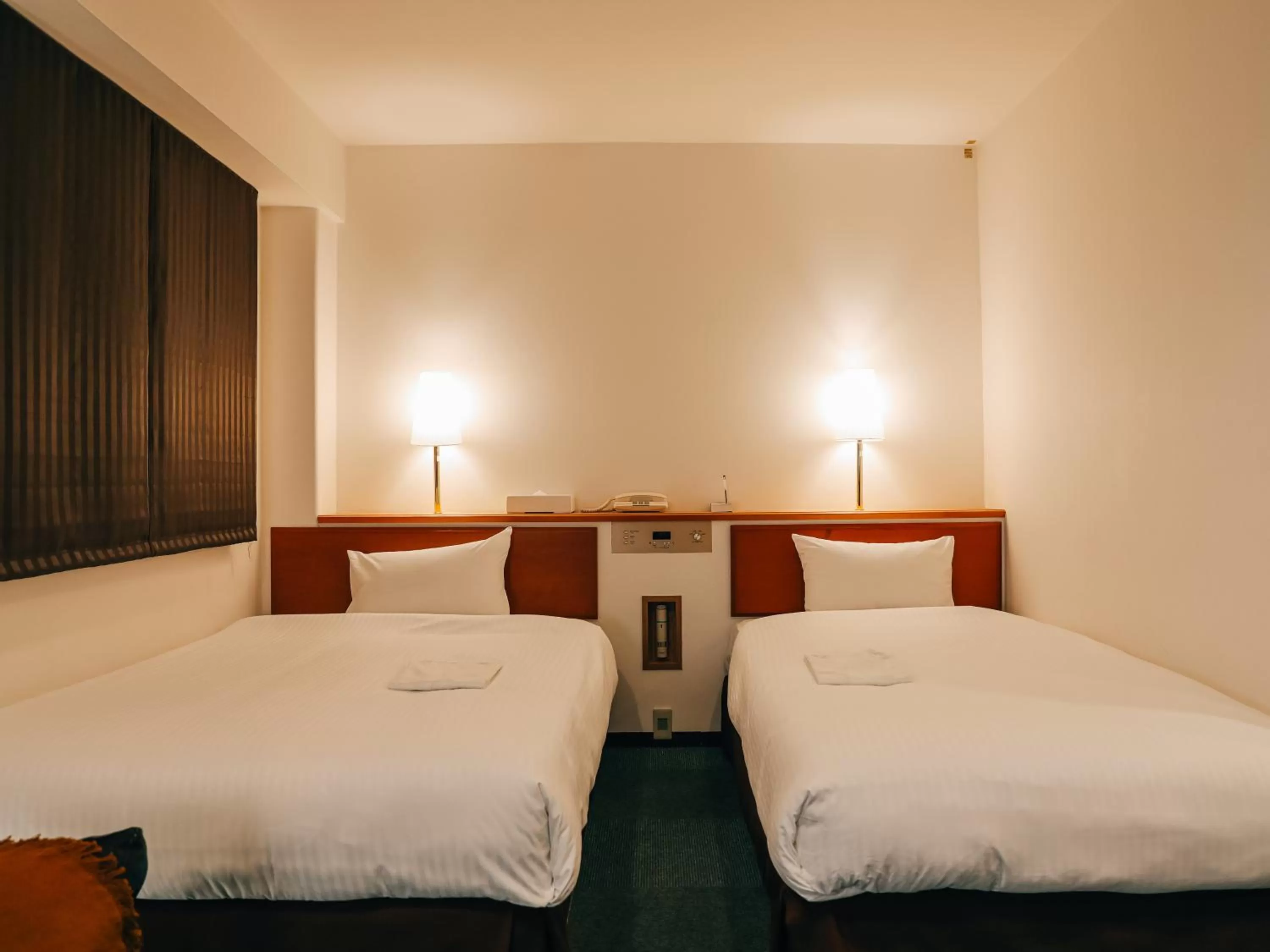 Photo of the whole room, Bed in 3s HOTEL HIRATSUKA