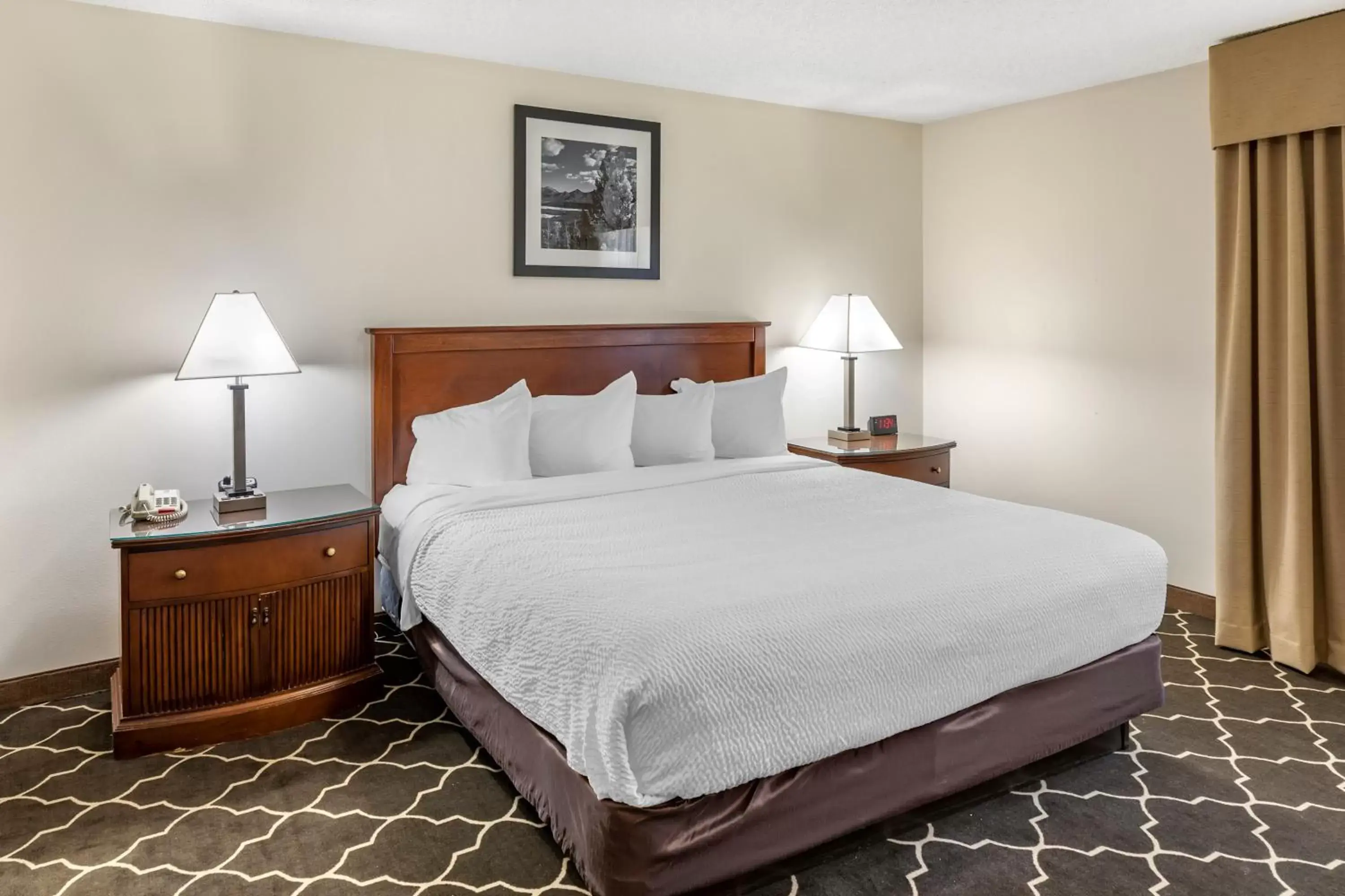 King Room with Whirlpool - Non-Smoking in Quality Inn & Suites Steamboat Springs