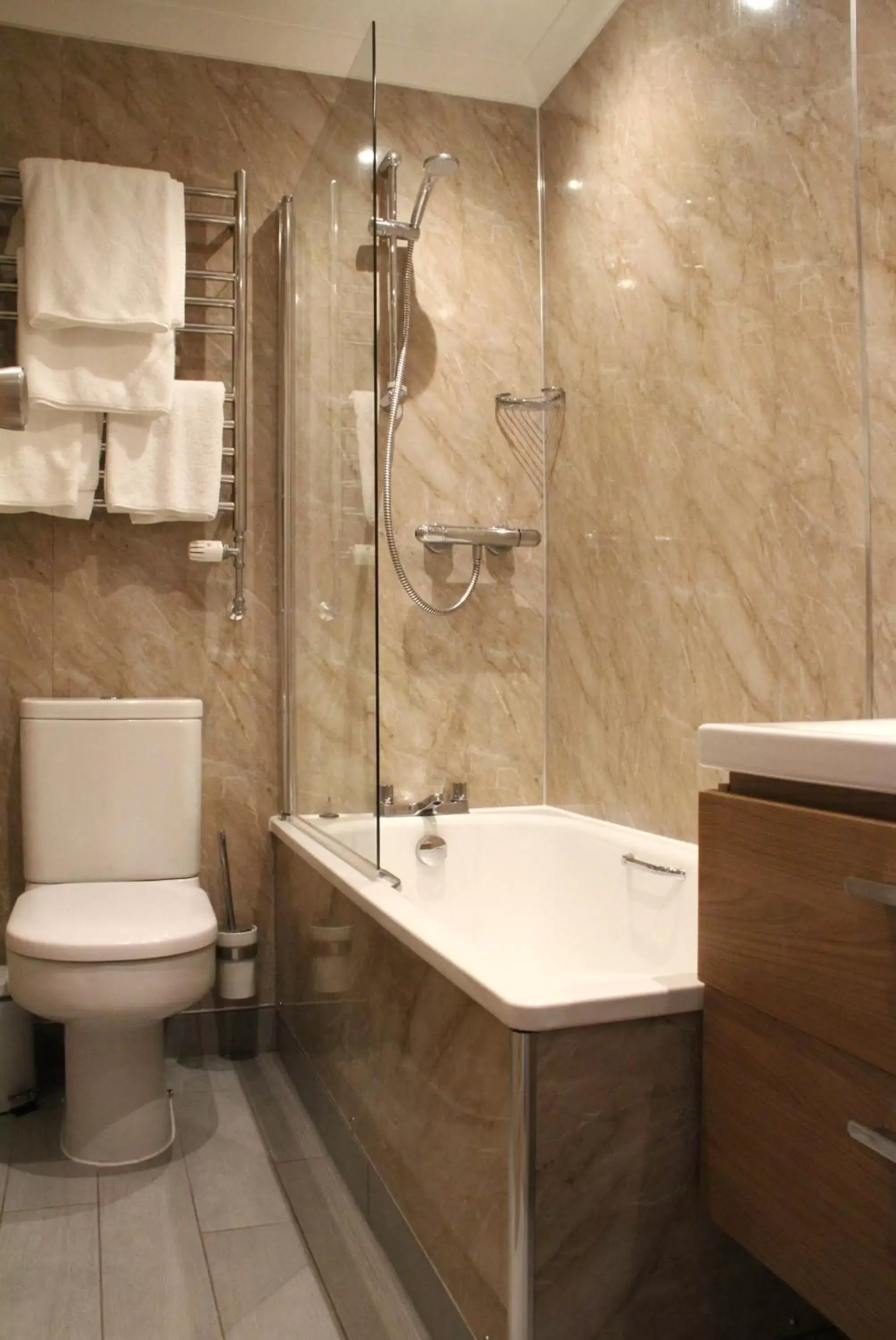 Bathroom in Exeter Court Hotel