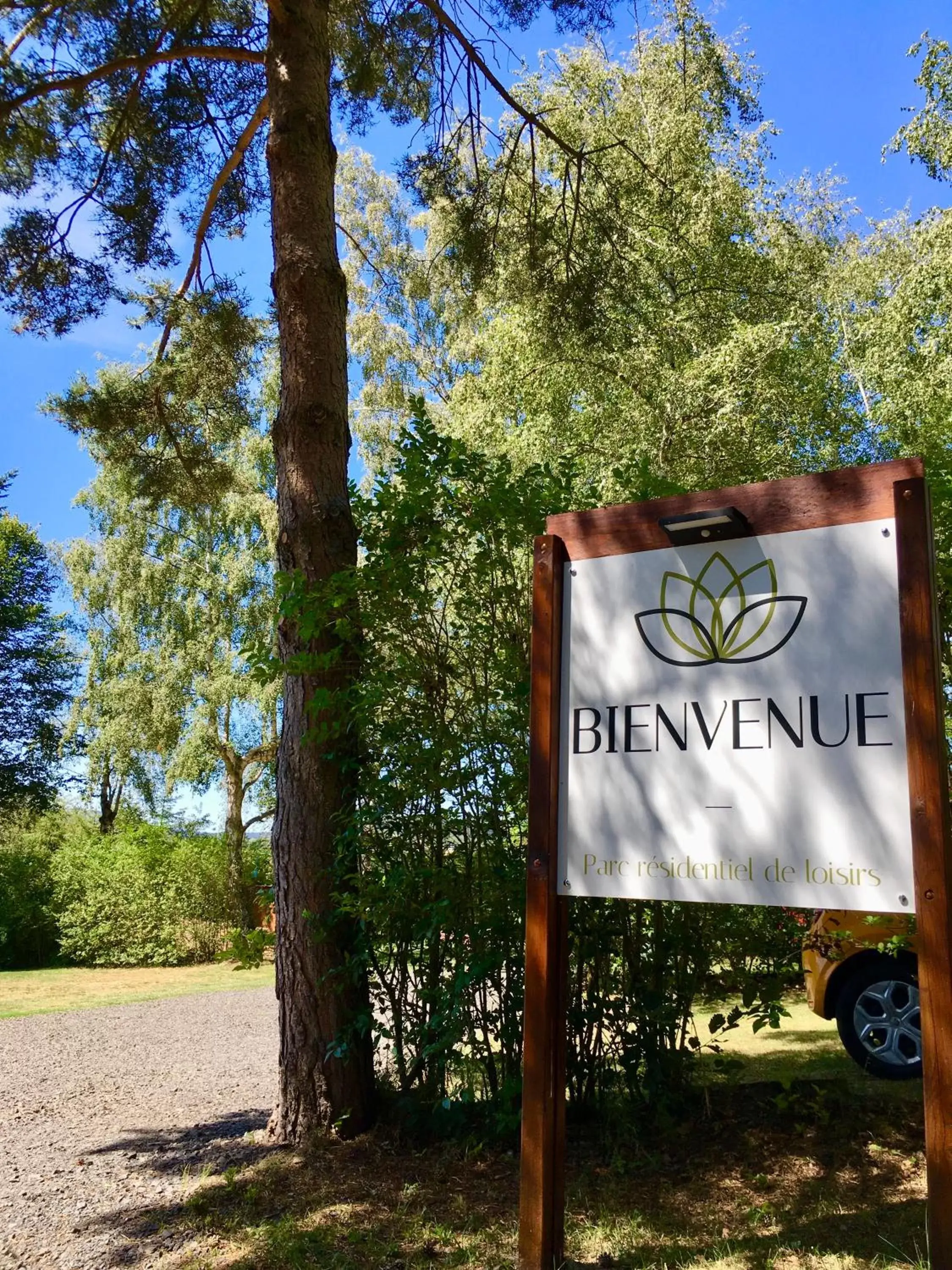 Property Logo/Sign in Domaine les 2 Mondes