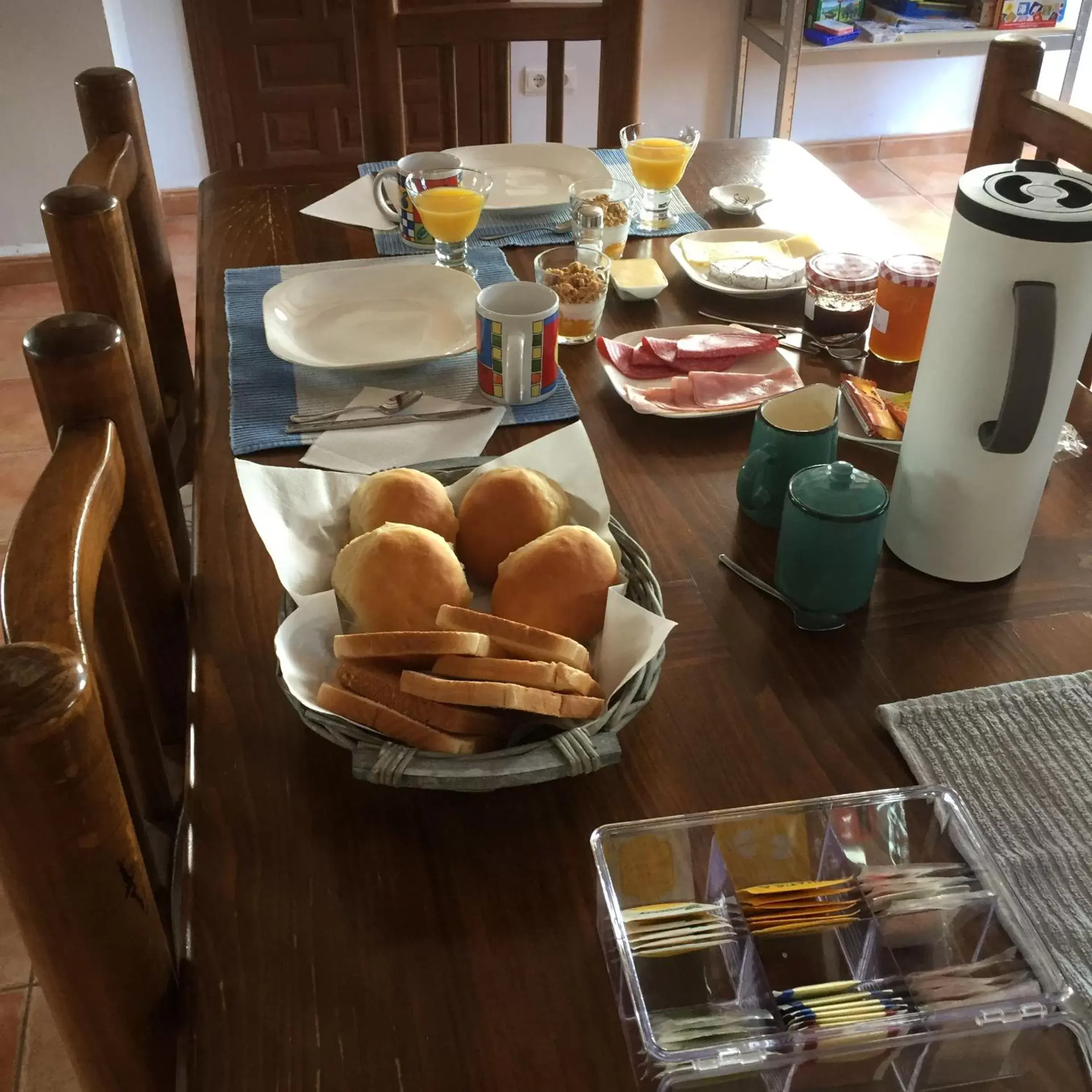 Buffet breakfast in Las Persianas Azules