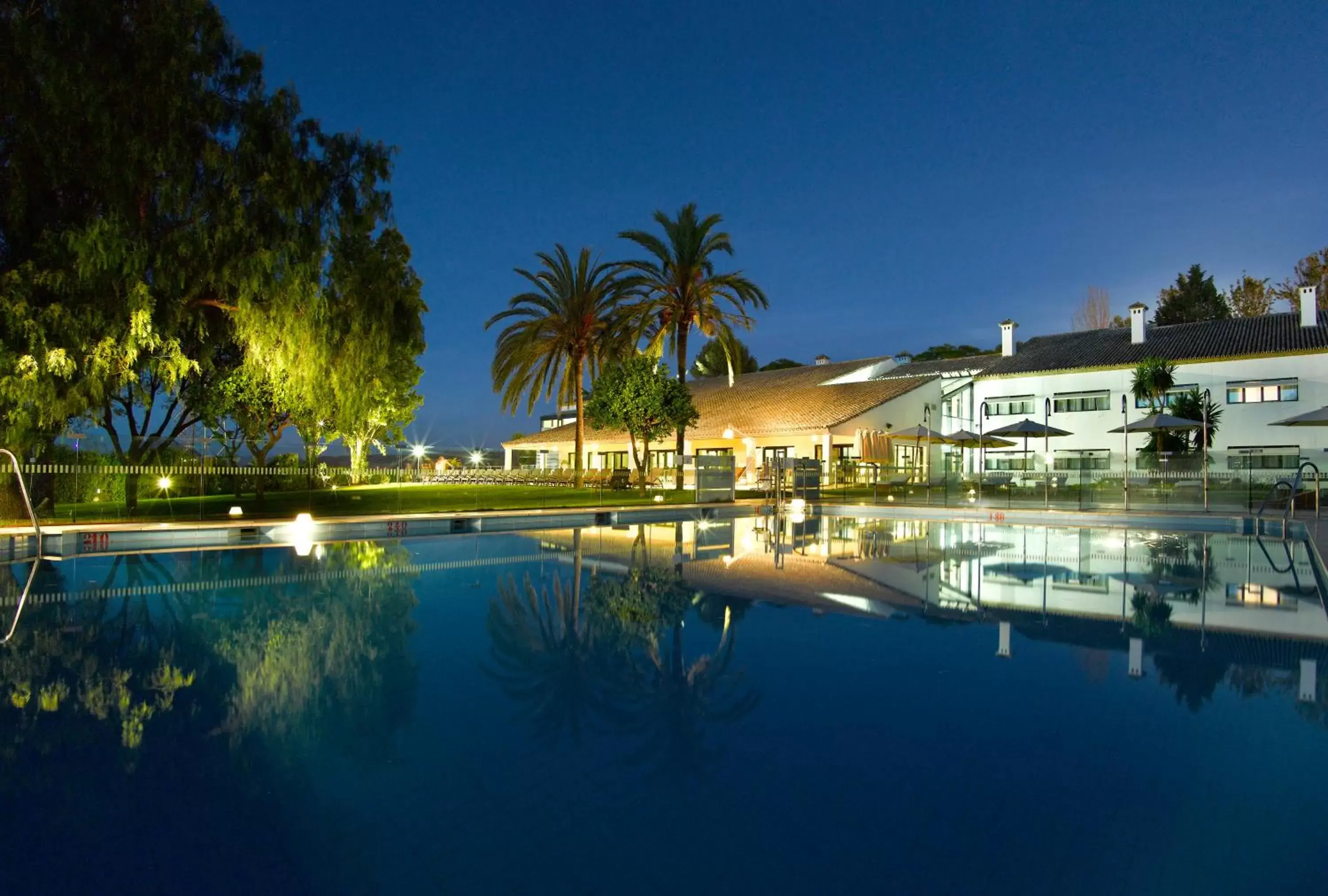 Swimming pool in Parador de Antequera Swimming pool in Parador de Antequera