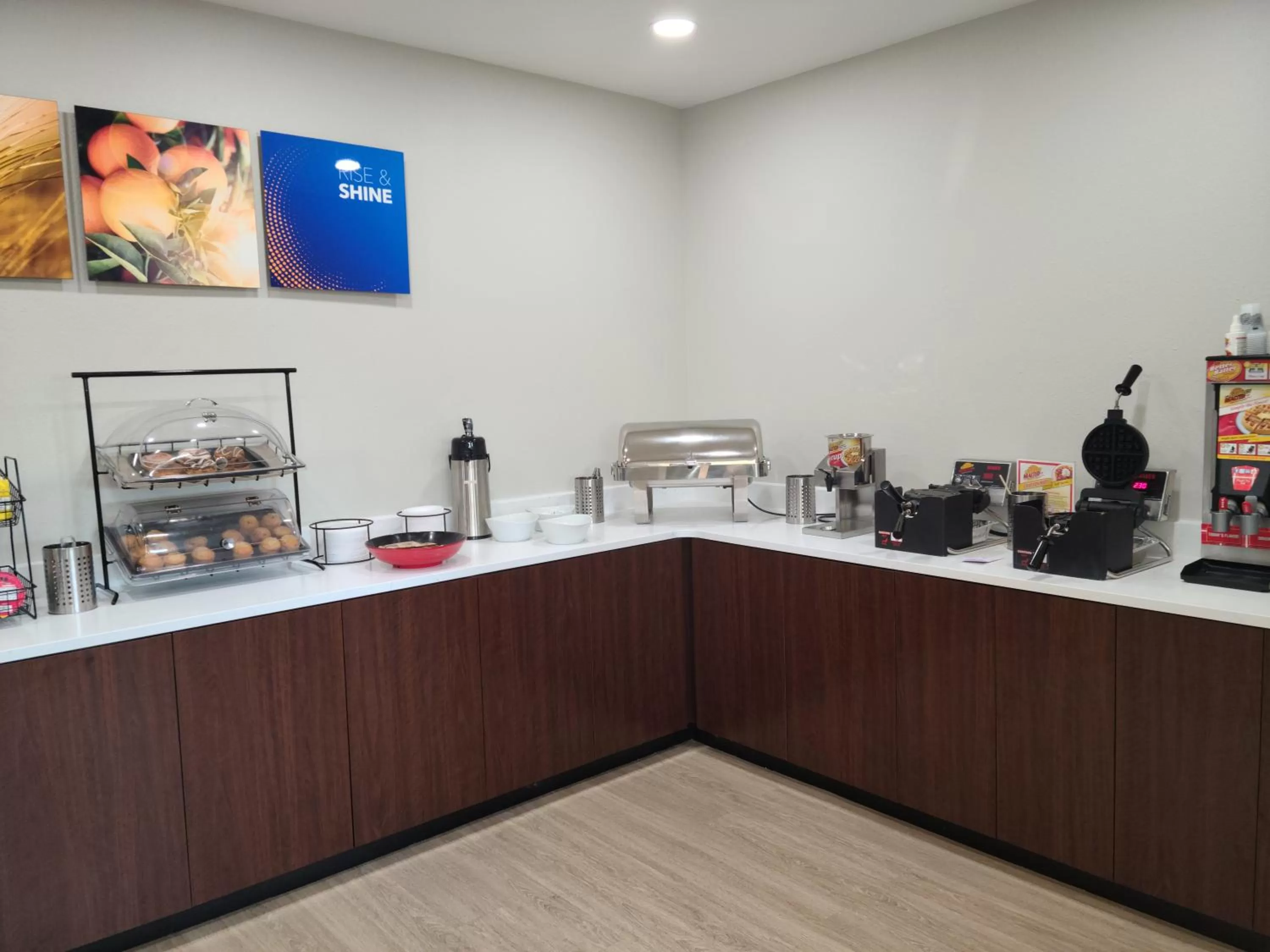 Buffet breakfast in Comfort Inn & Suites Shelbyville