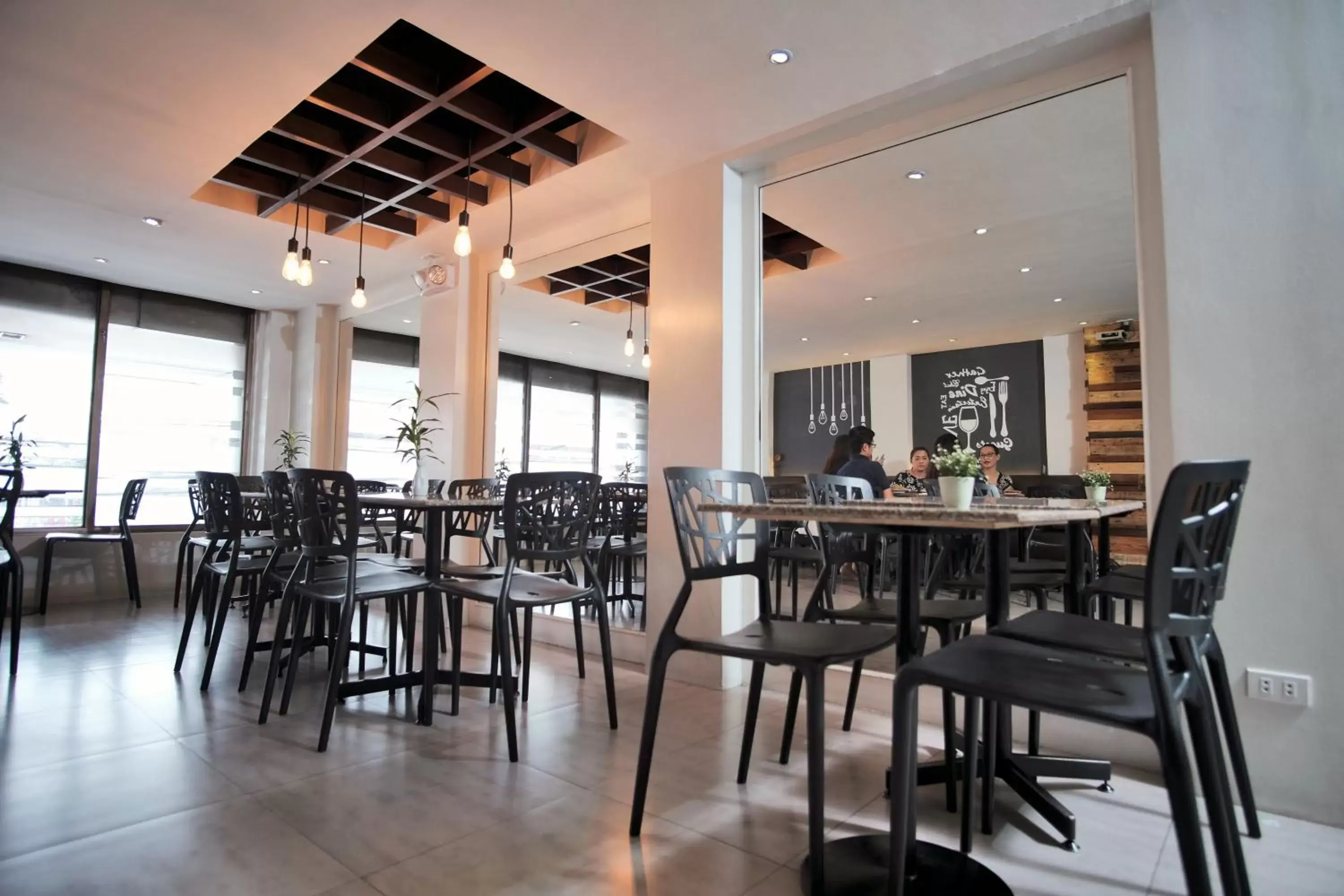 Restaurant/Places to Eat in Fersal Hotel - P. Tuazon Cubao