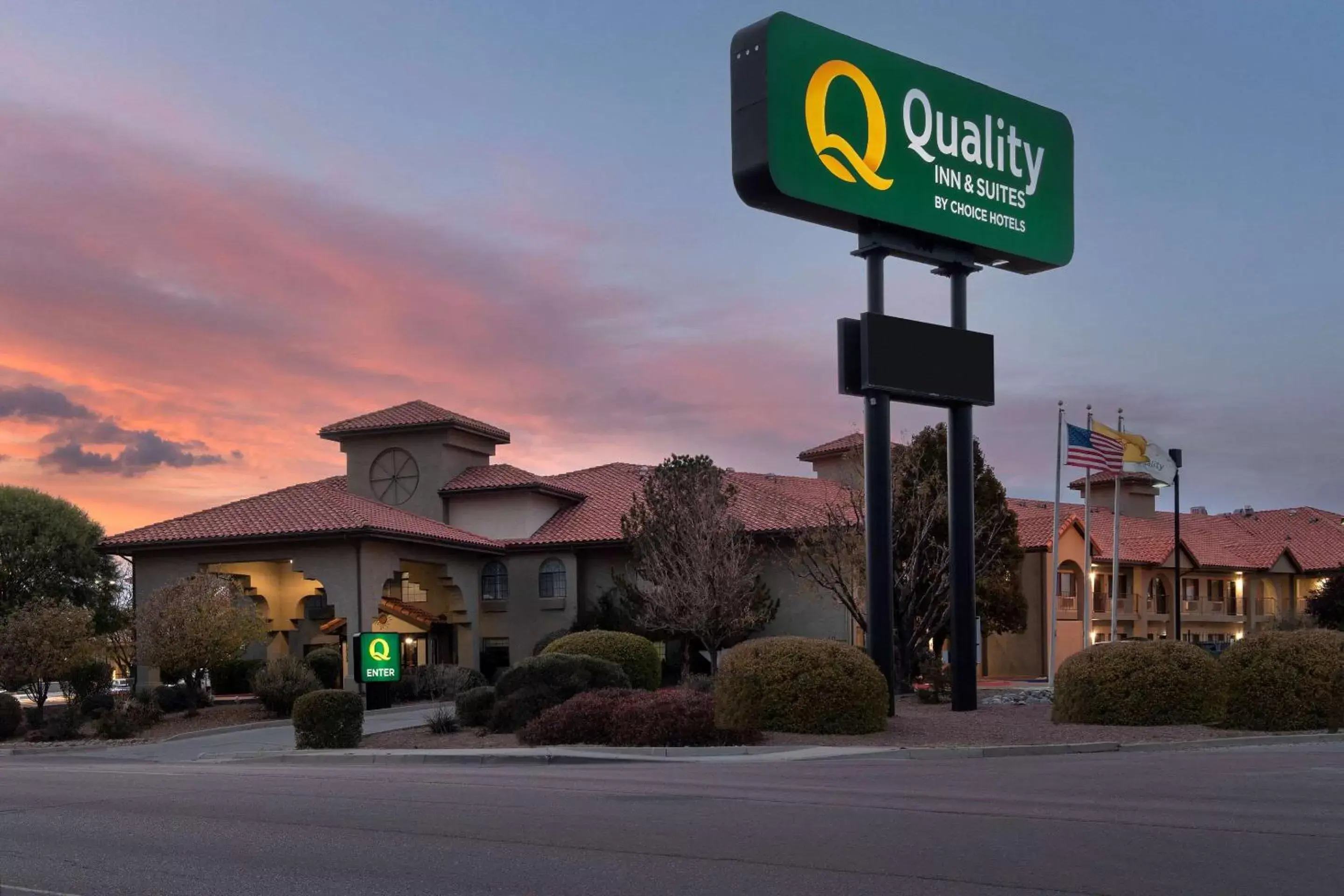 Property Building in Quality Inn & Suites Gallup I-40 Exit 20