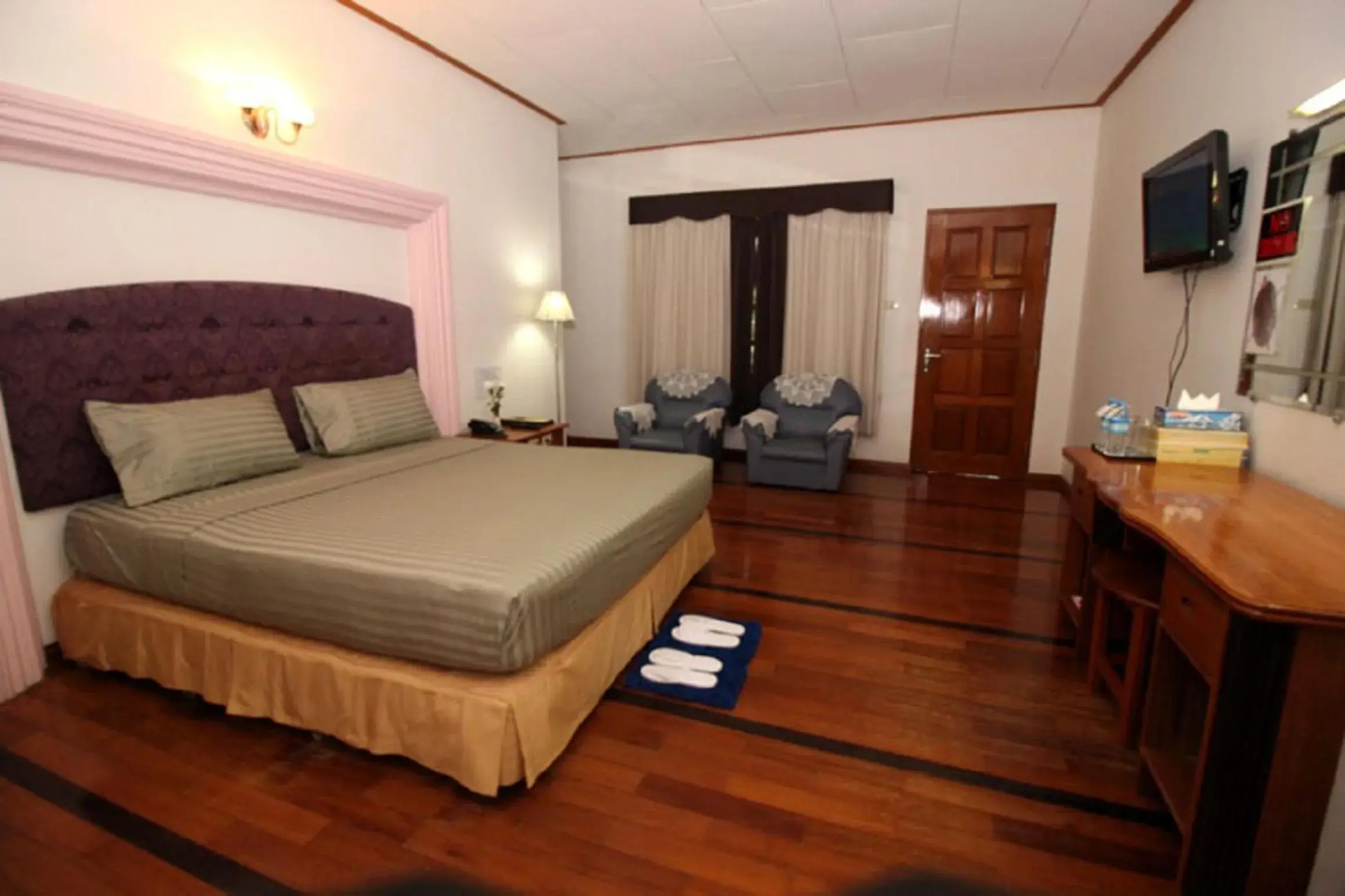 Photo of the whole room, Room Photo in Myanmar Life Hotel