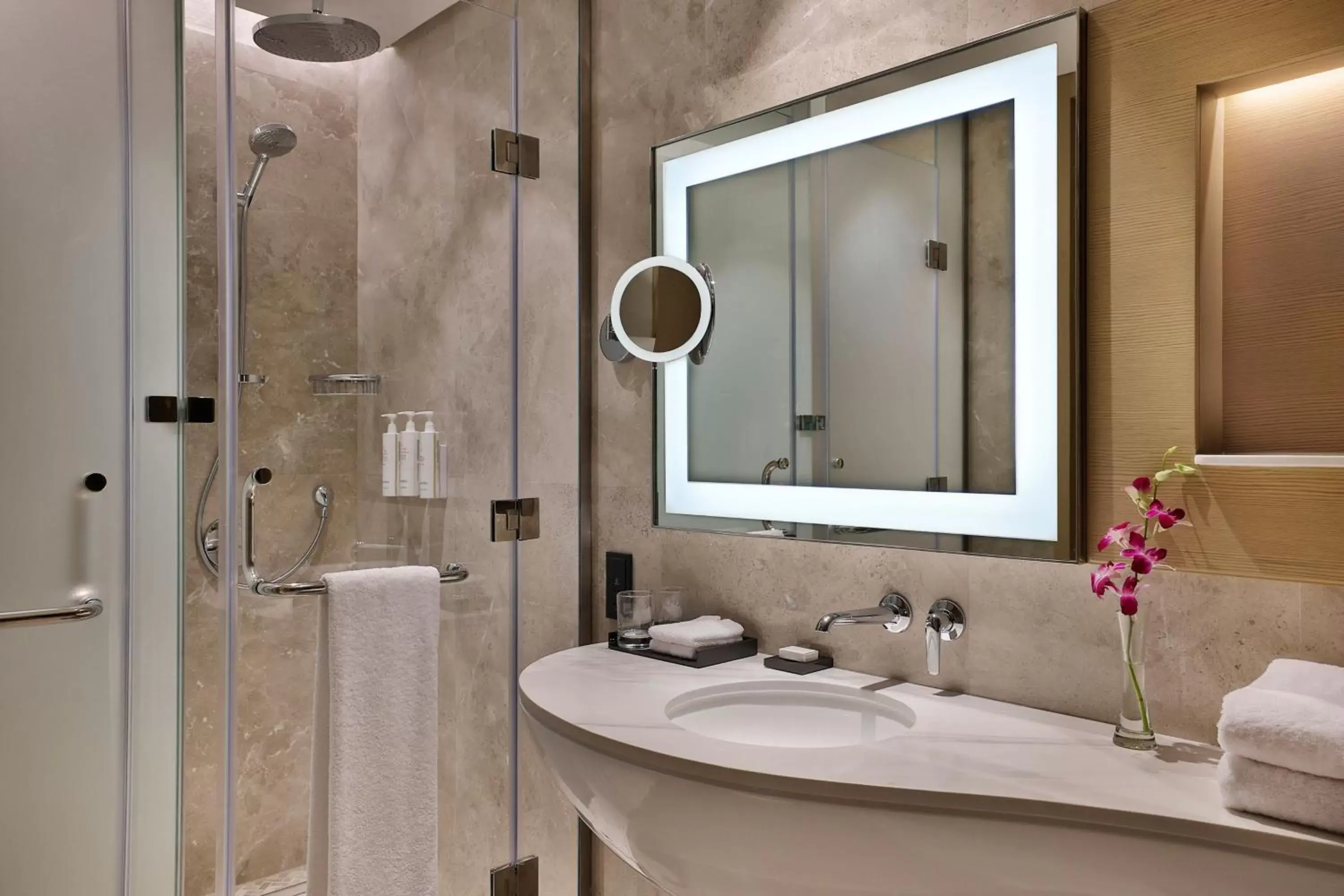 Bathroom in Jeddah Marriott Hotel Madinah Road