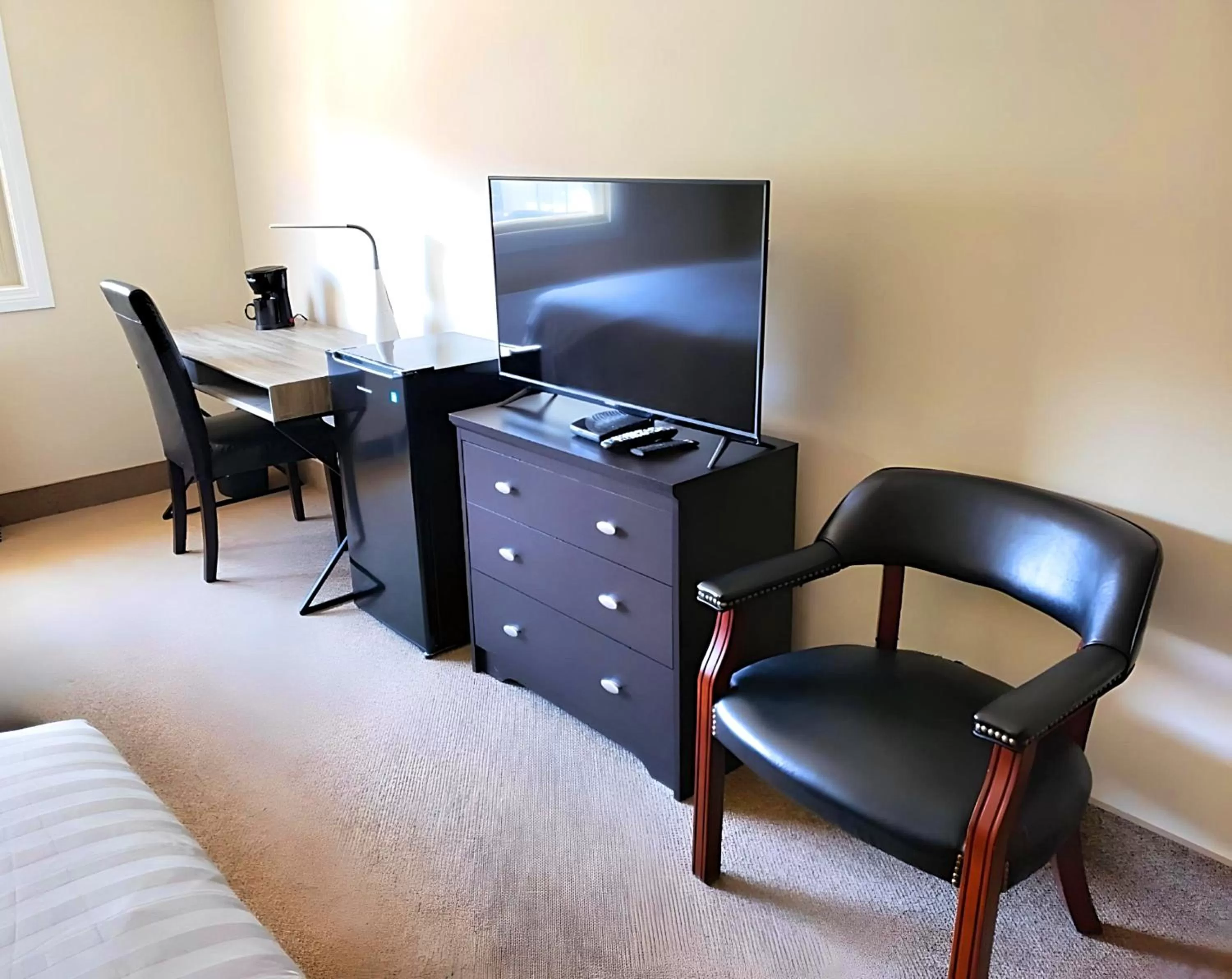 hair dresser in The Medicine Hat Villa