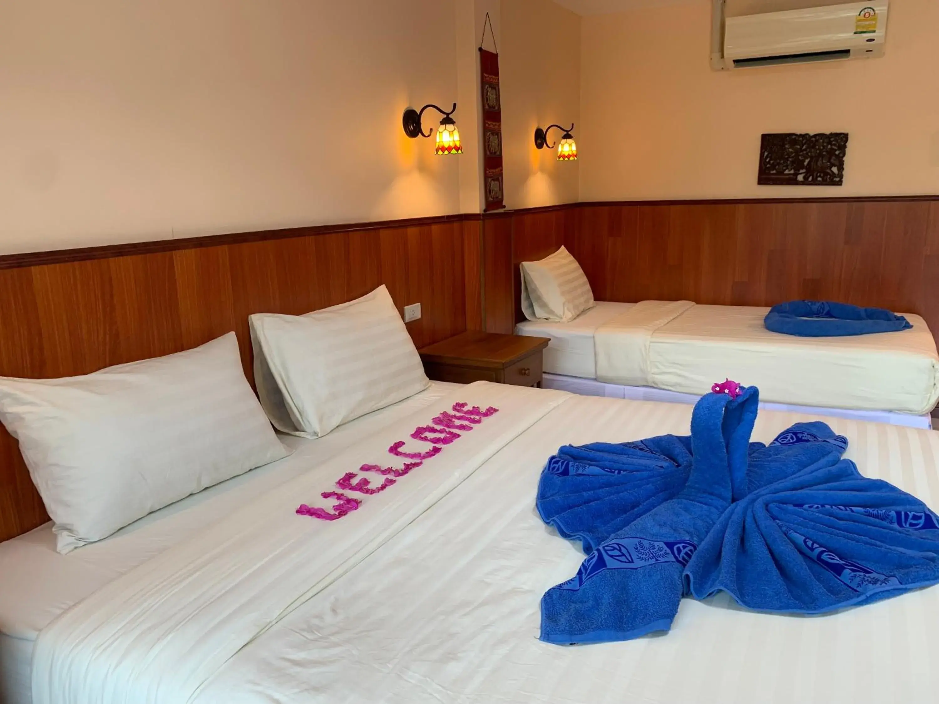 Bed in Laguna Beach Club Resort
