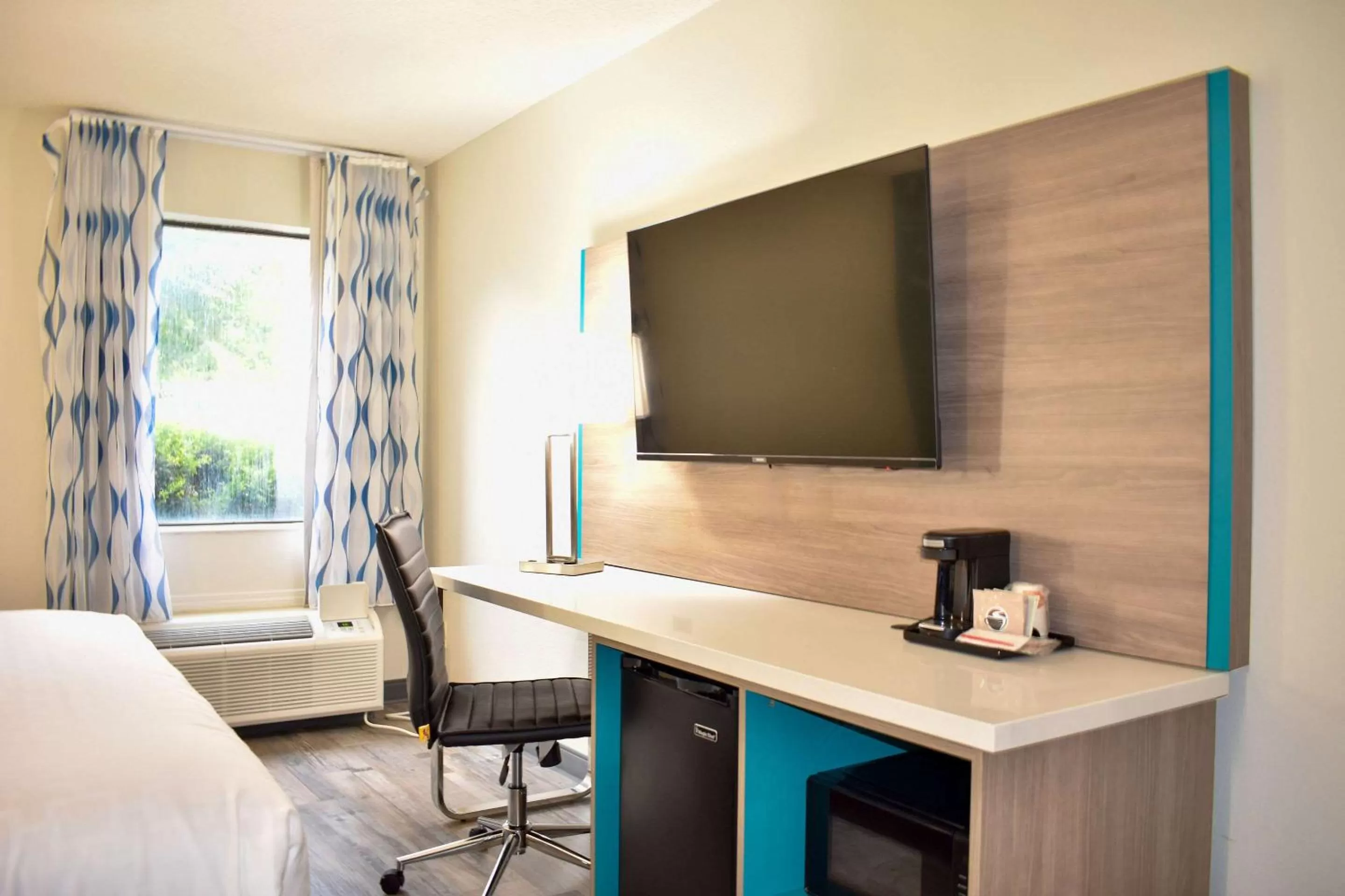 Bedroom, Bed in Clarion Pointe Vidalia - Lyons West