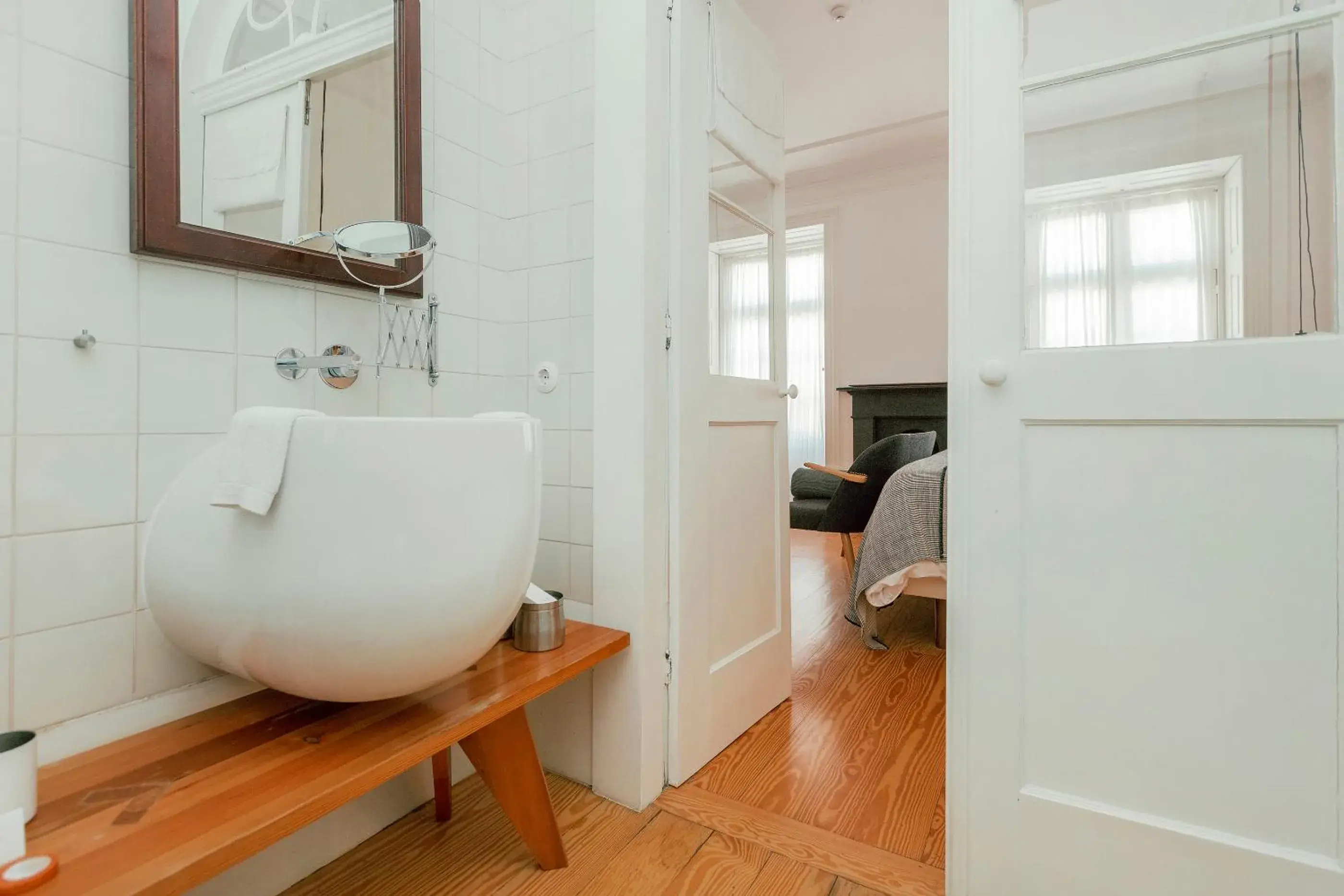 Bed, Bathroom in Rosa Et Al Townhouse