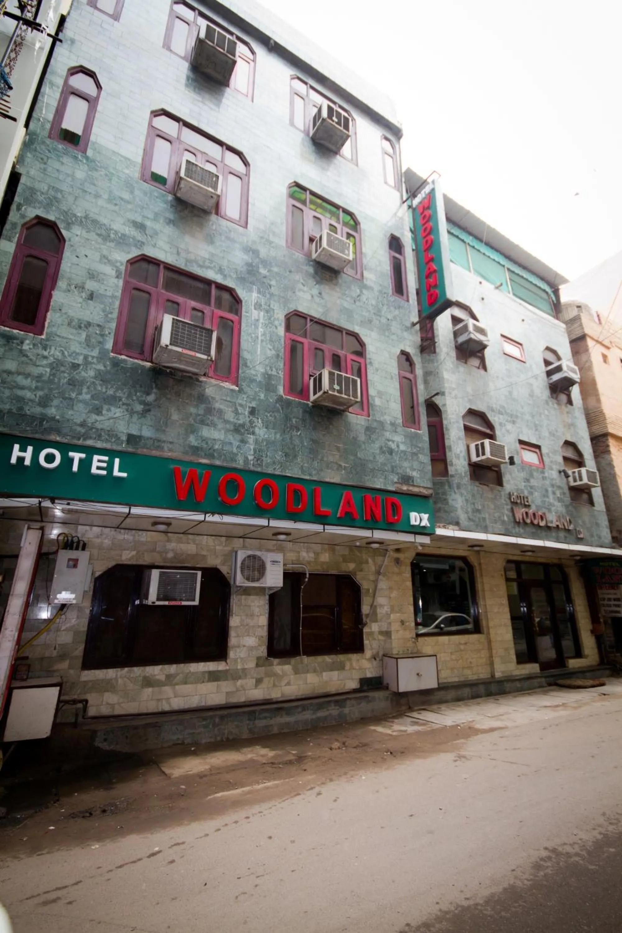 Facade/entrance in Hotel Woodland Deluxe