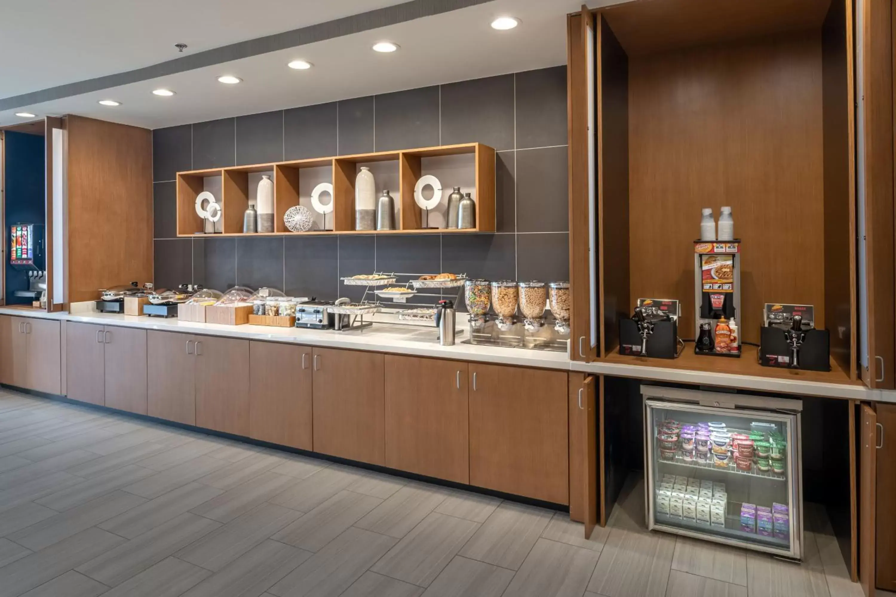 Breakfast, Restaurant/Places to Eat in SpringHill Suites by Marriott Dallas McKinney