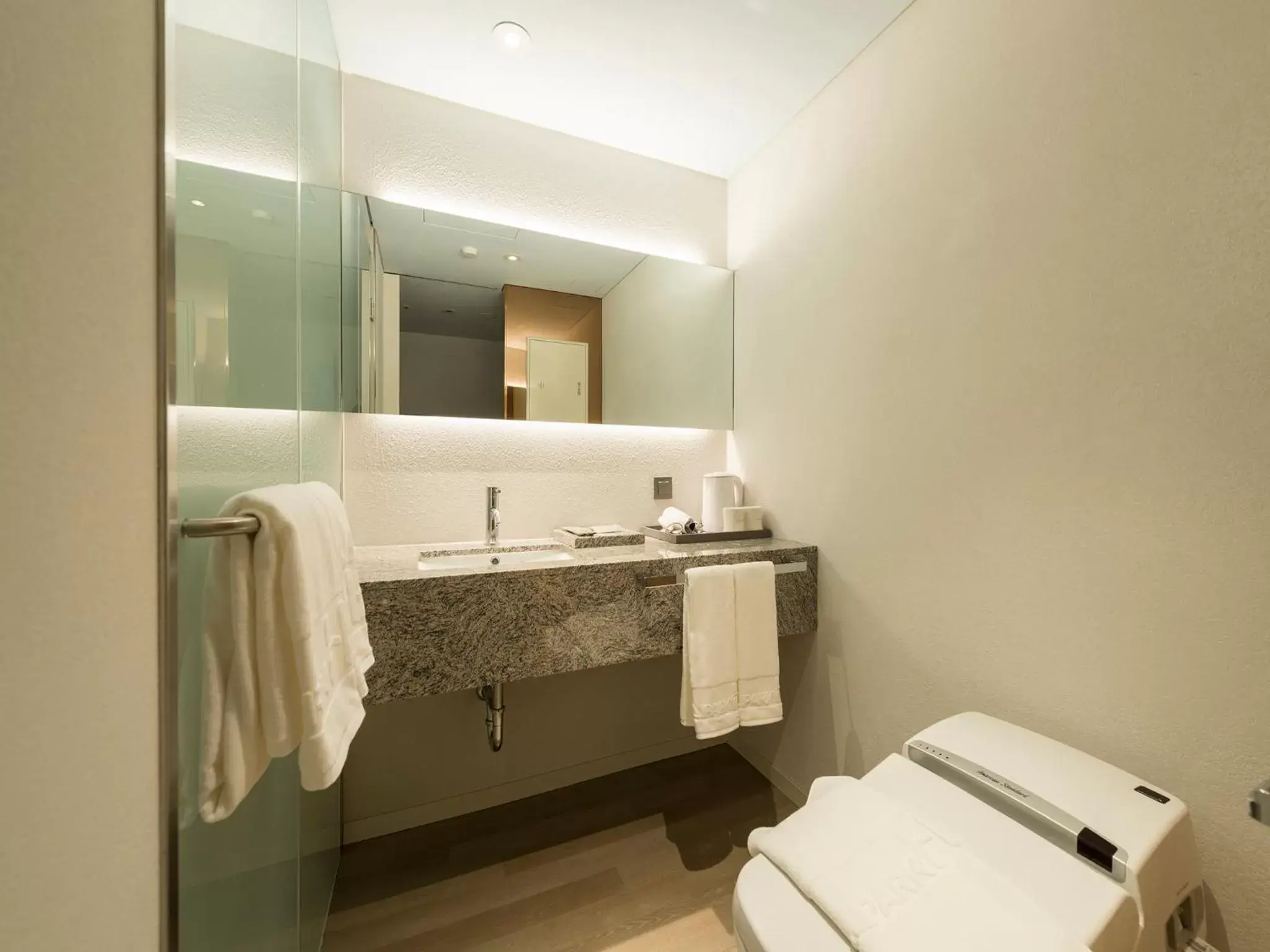 Toilet, Bathroom in Hotel Park Habio