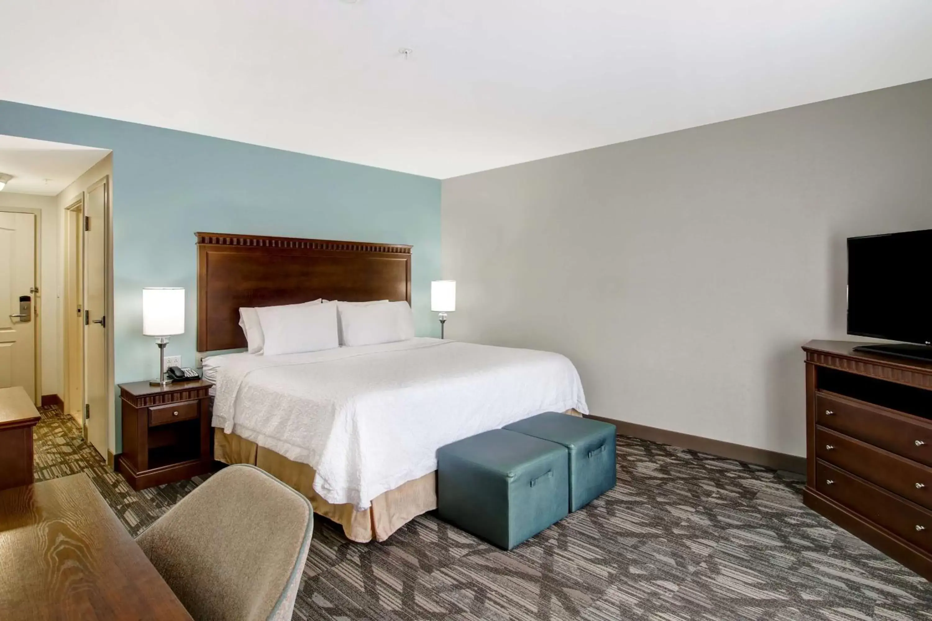 Bedroom, Bed in Hampton Inn & Suites Saint John