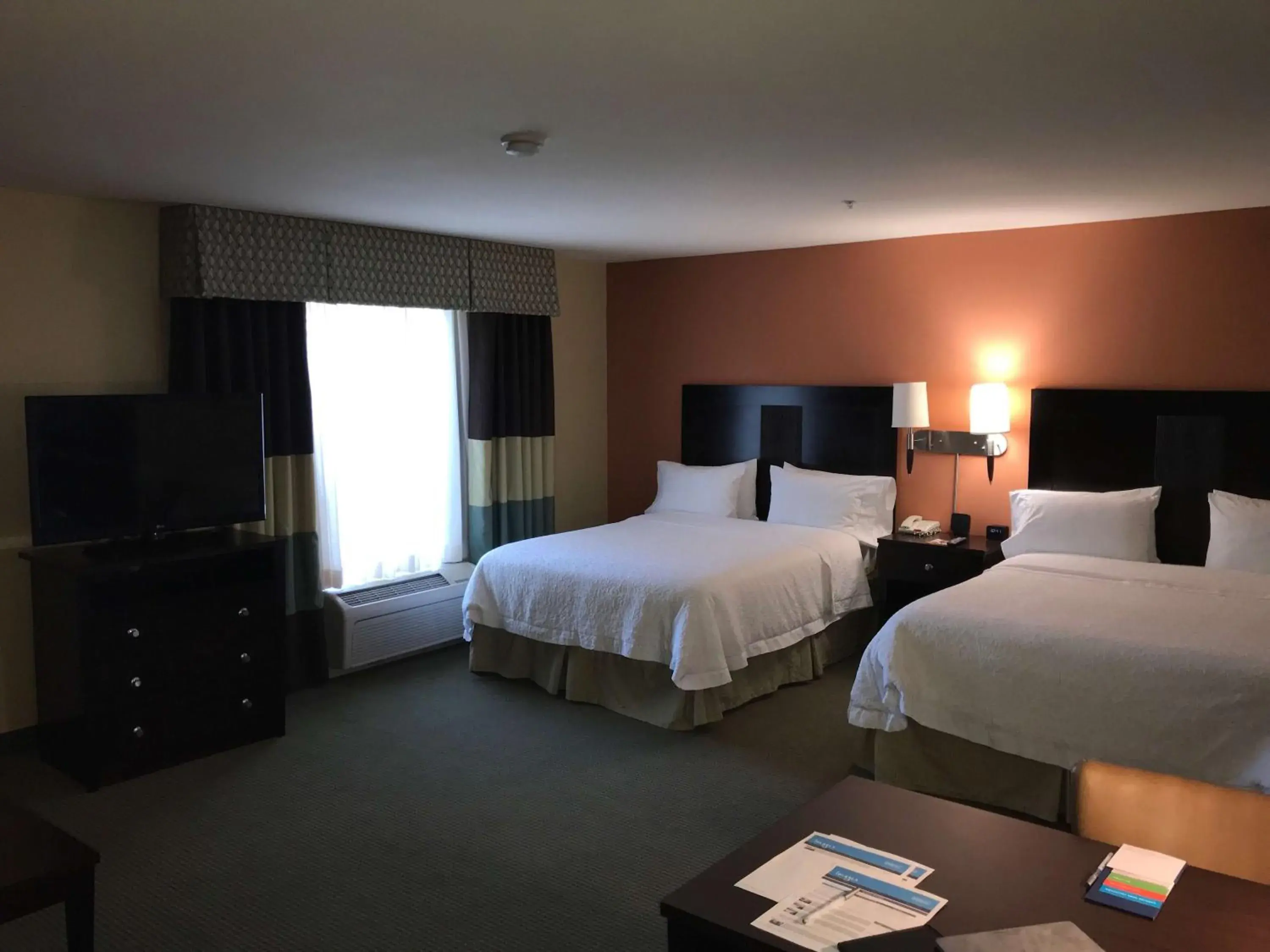 Bedroom, Bed in Hampton Inn and Suites Austin - Lakeway