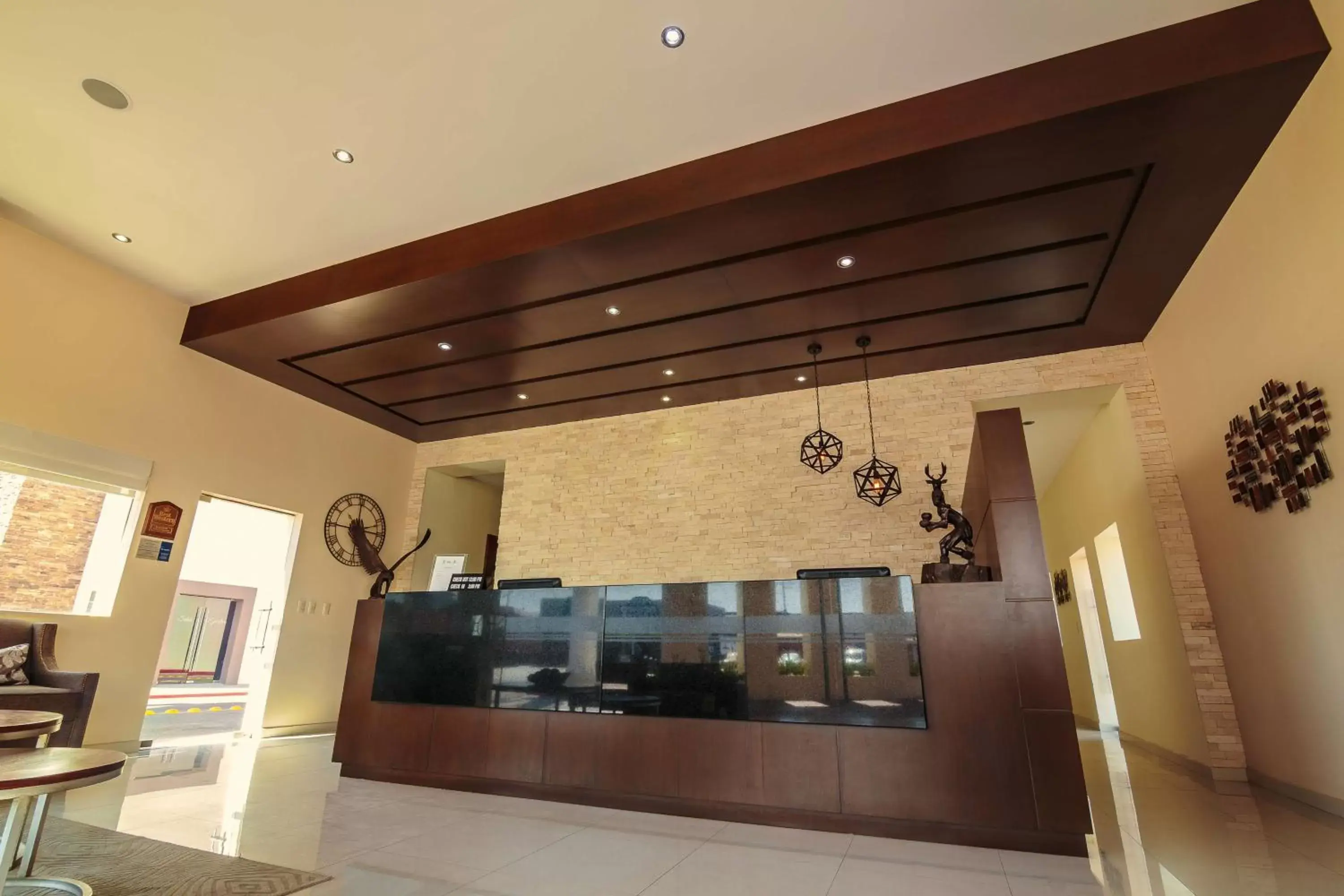 Lobby or reception, Kitchen/Kitchenette in Best Western Plus San Jorge