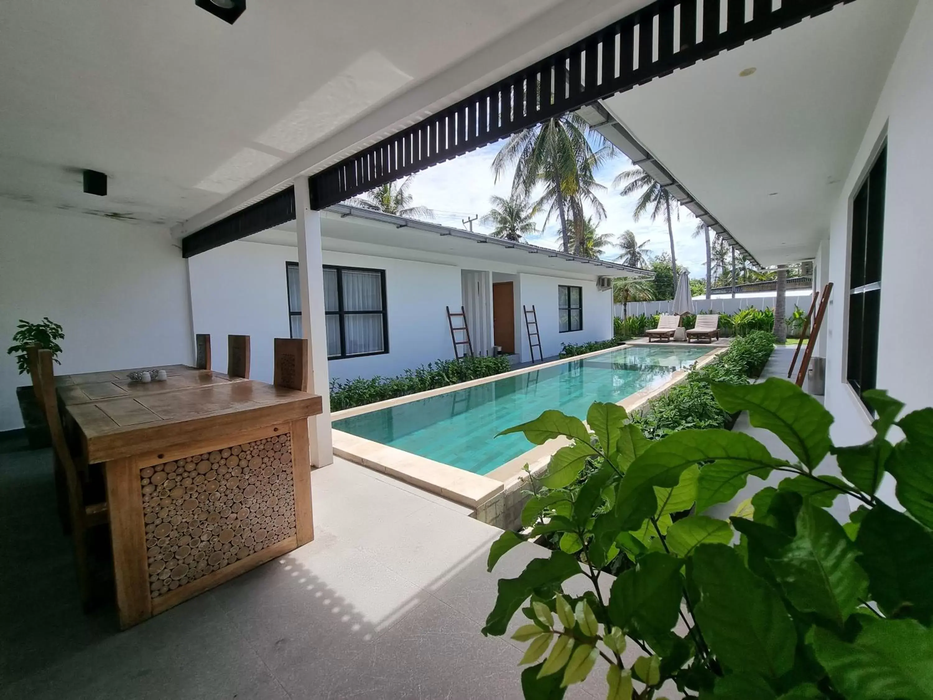 Property building, Swimming Pool in Gili Khayangan Villas