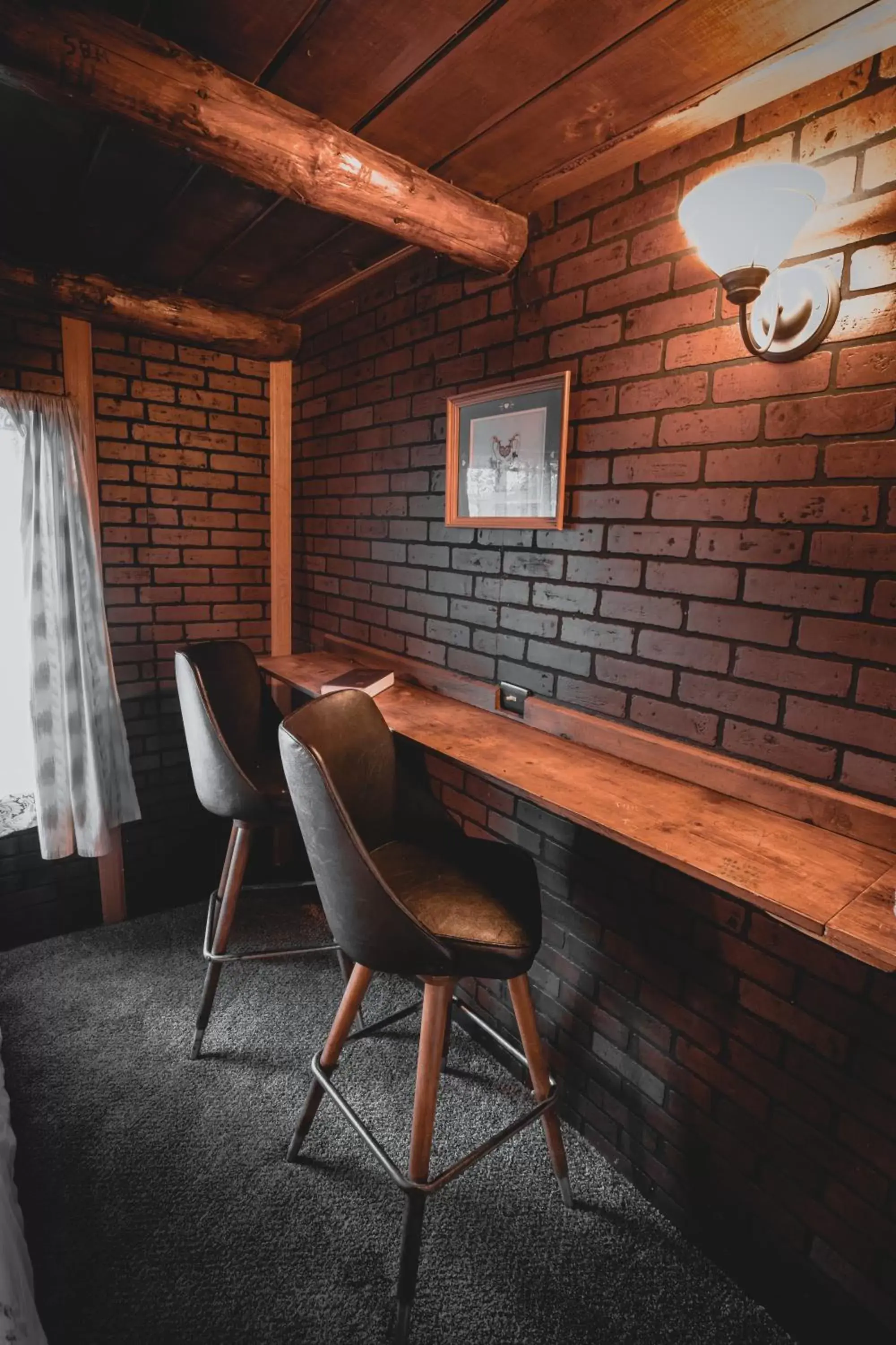 Seating Area in Gateway Inn & Cabins