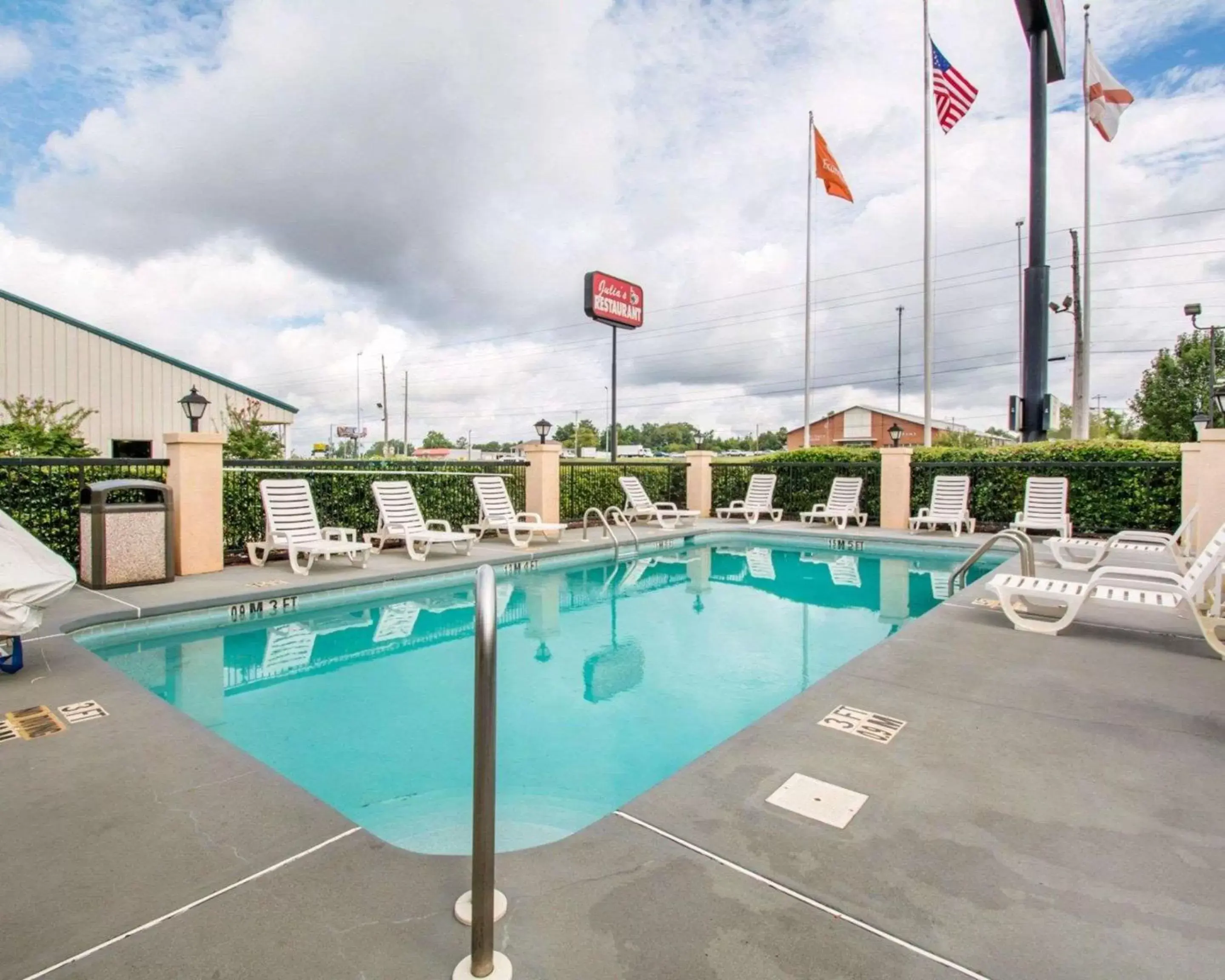 On site, Swimming Pool in Econo Lodge Troy