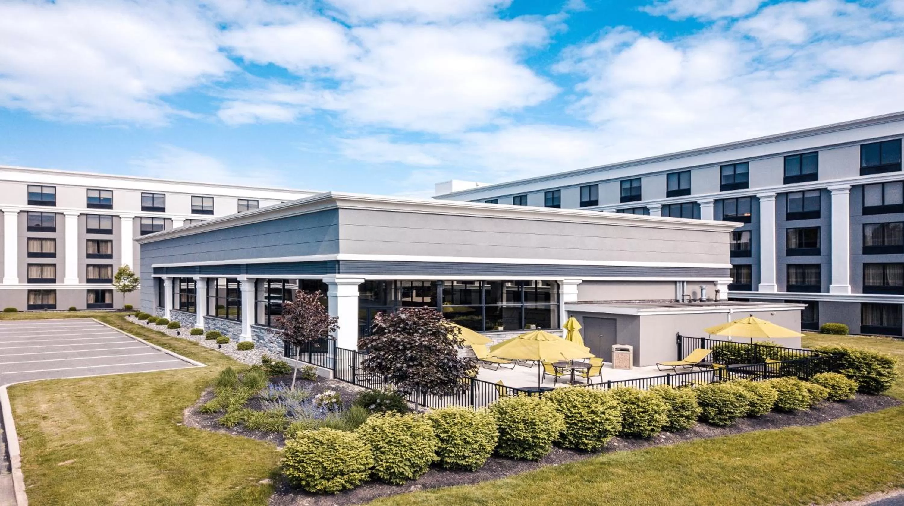 Swimming pool in Holiday Inn Cleveland - South Independence by IHG