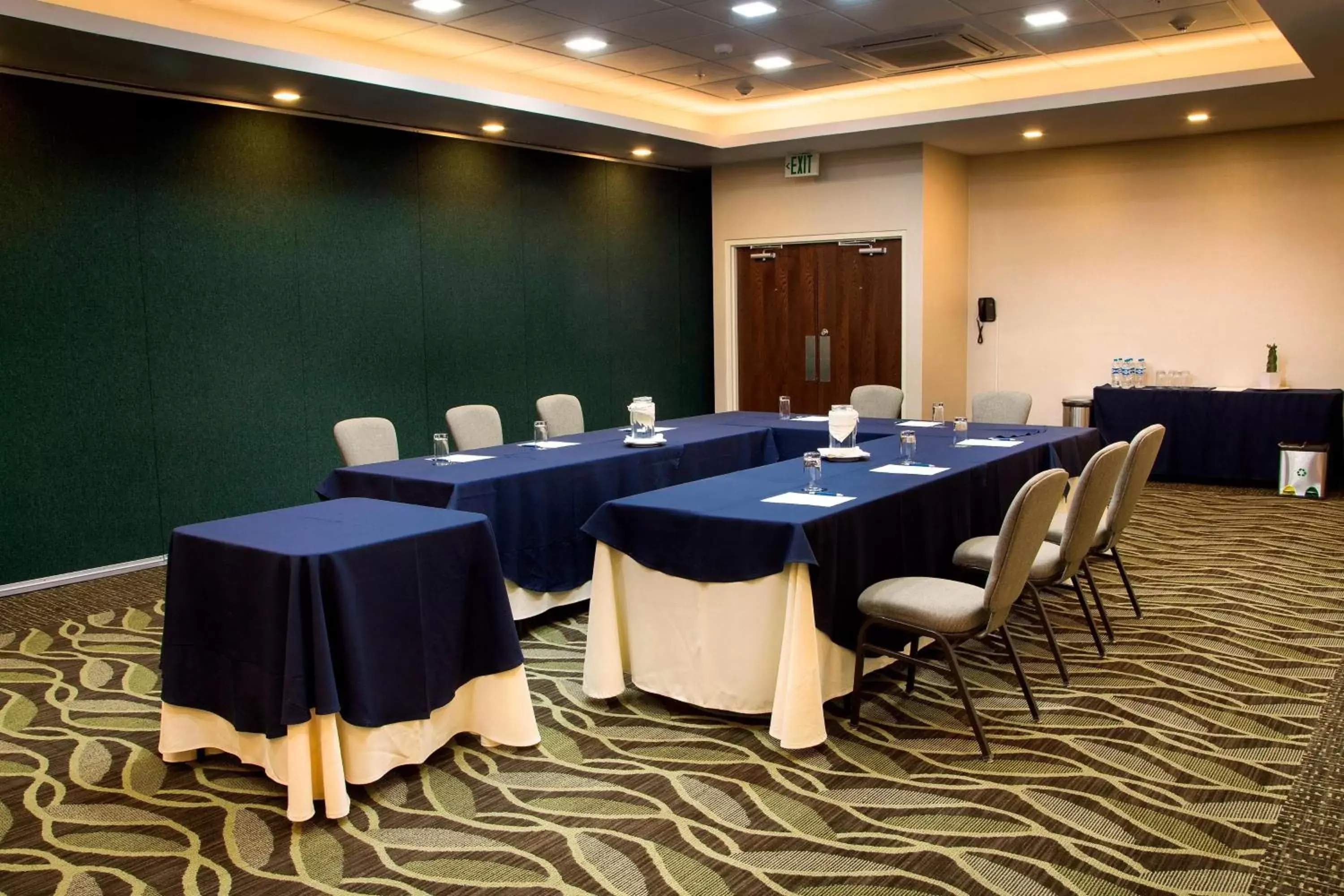 Meeting/conference room in Four Points by Sheraton Queretaro Norte