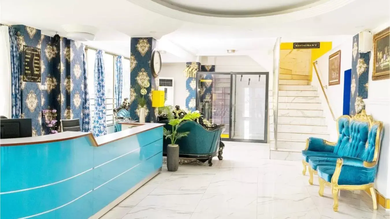 Lobby or reception in Marriot Metropolitan Hotel Lobby or reception in Marriot Metropolitan Hotel