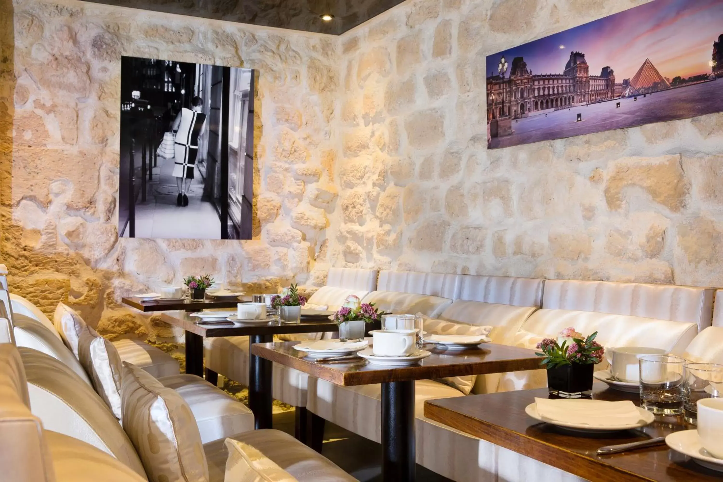 Buffet breakfast, Restaurant/Places to Eat in Hôtel du Lion d'Or Louvre