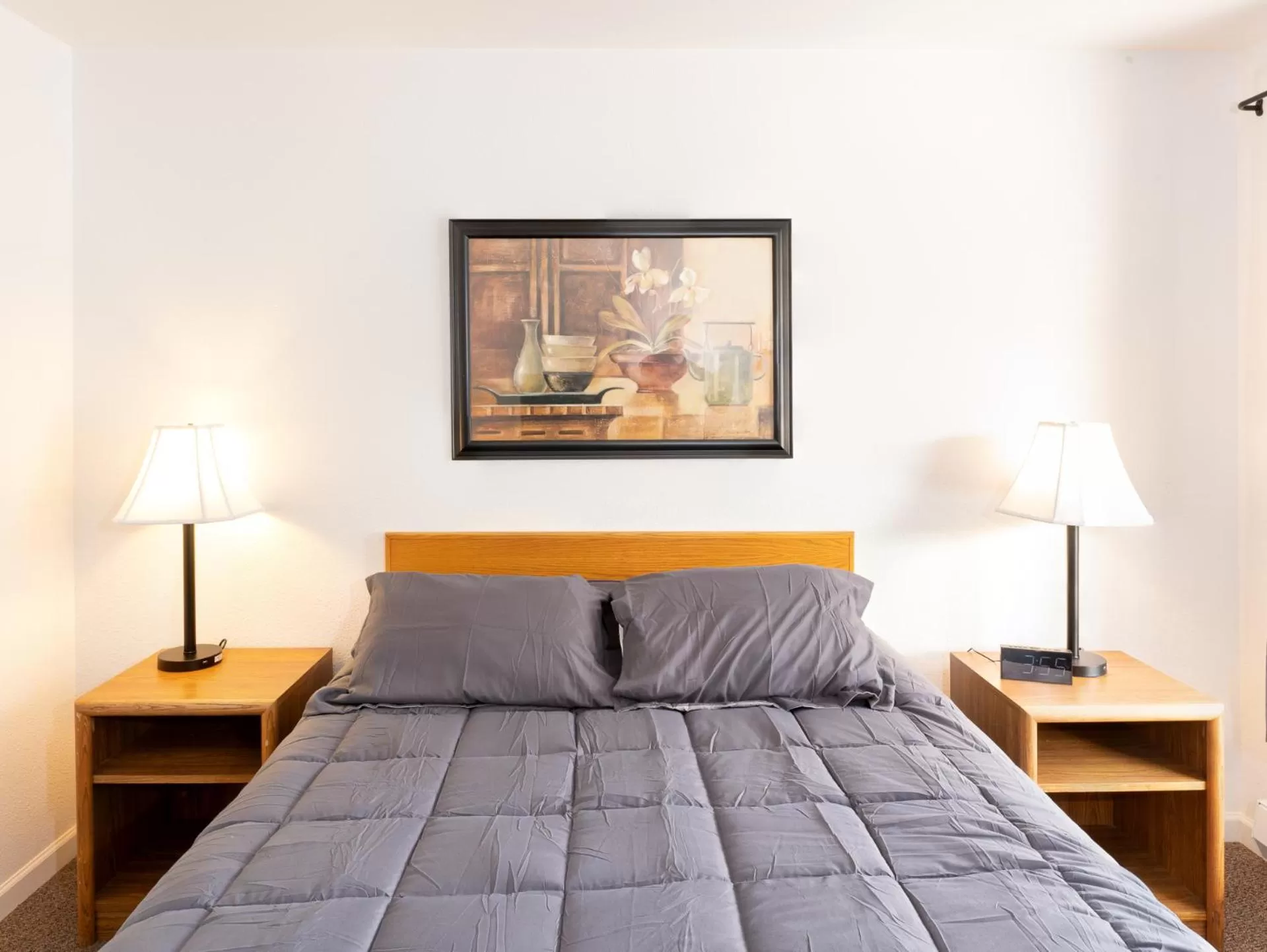 Bed in Siesta Motel Colfax WA