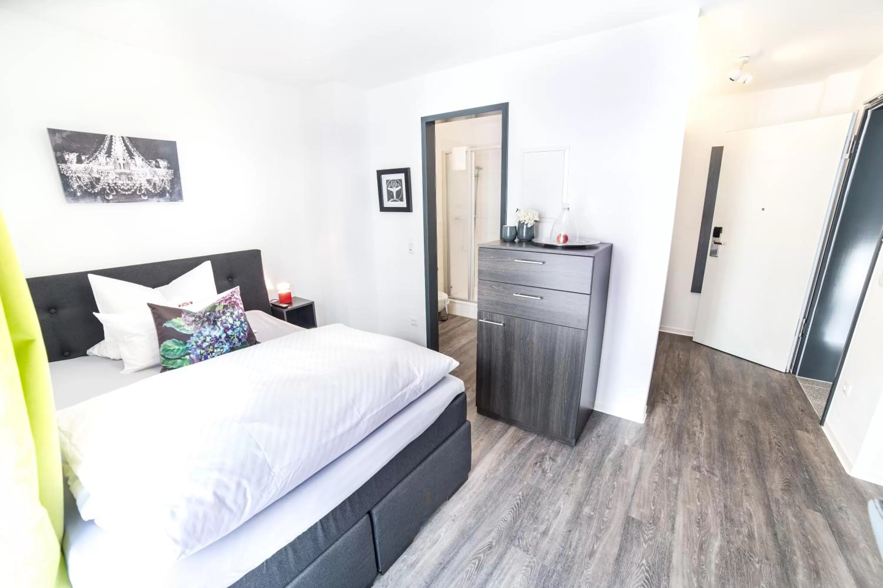 Bedroom, Bed in Luxstay Friedberg - Self-Check-In