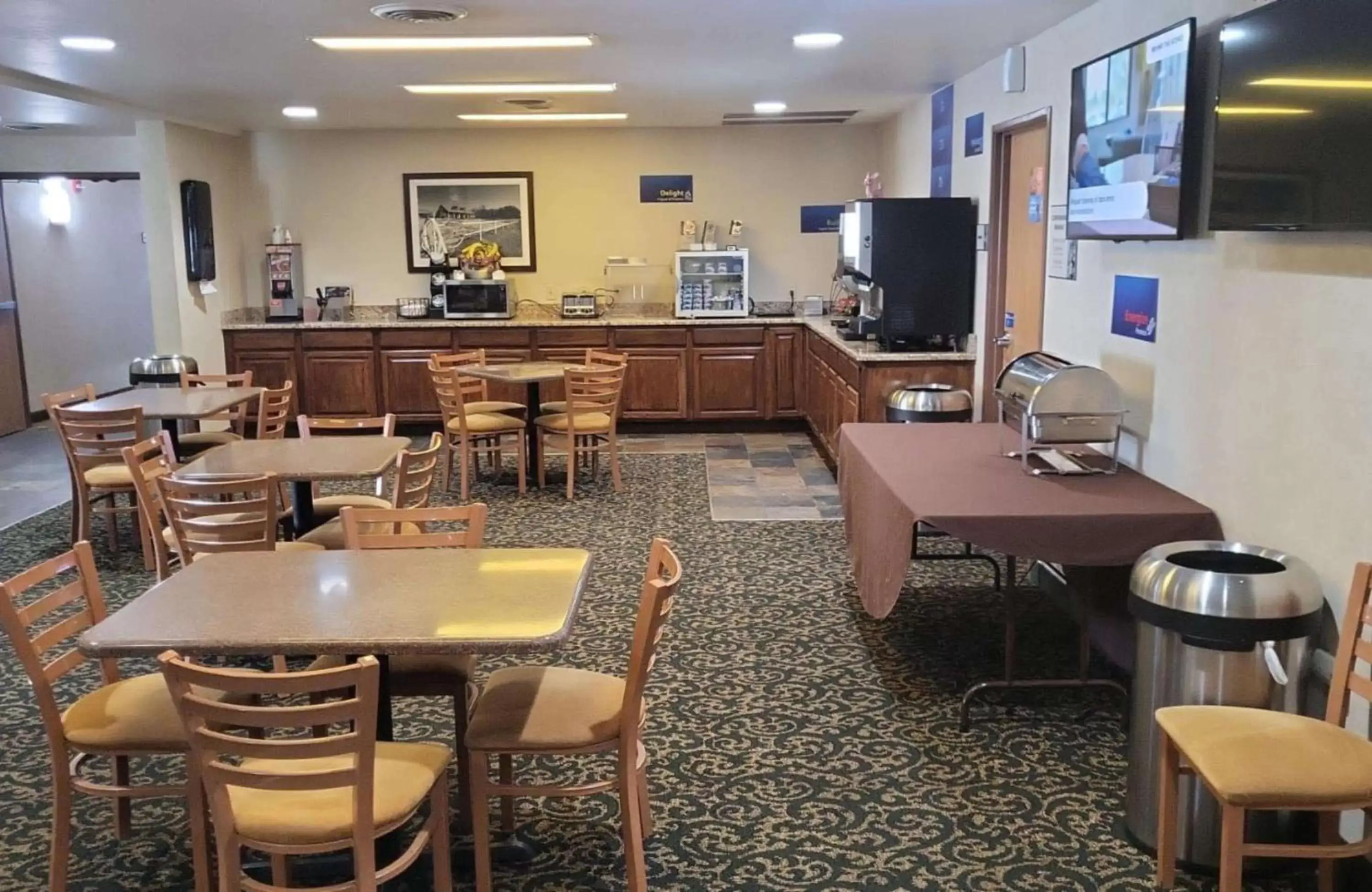 Breakfast, Restaurant/Places to Eat in Best Western Wittenberg Inn