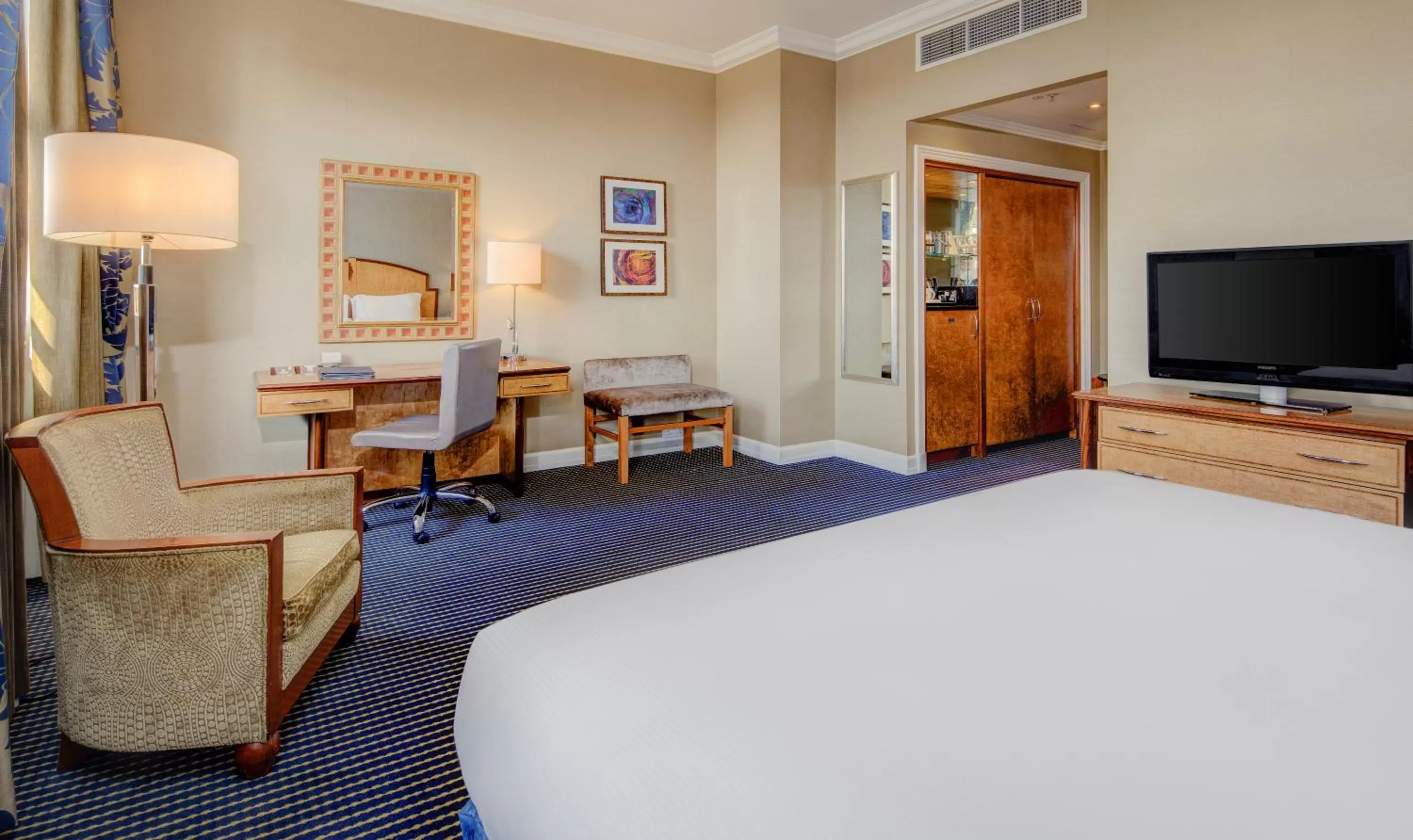 Bedroom, Bed in Hilton London Paddington