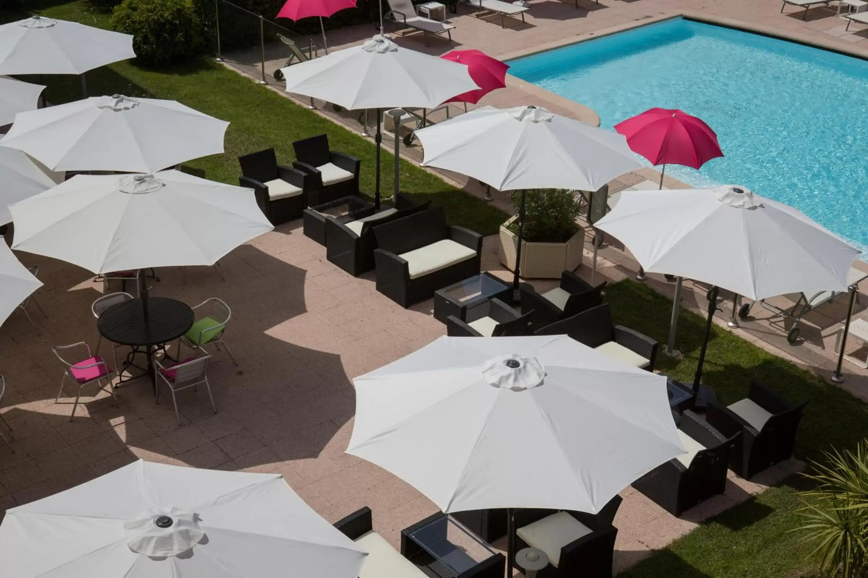 Balcony/Terrace, Pool View in Mercure Cannes Mandelieu