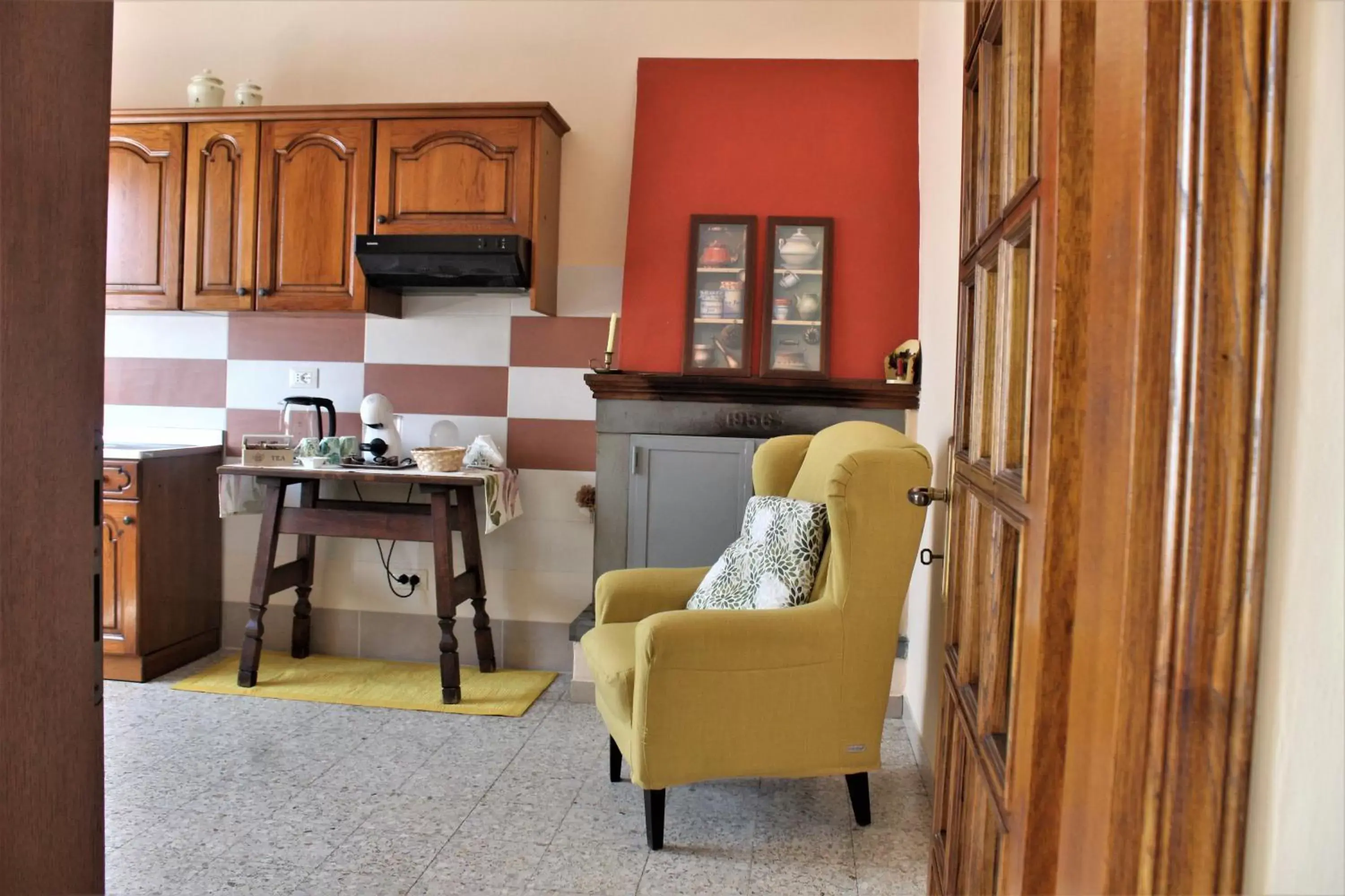 Seating area, Kitchen/Kitchenette in B&B BORGHI