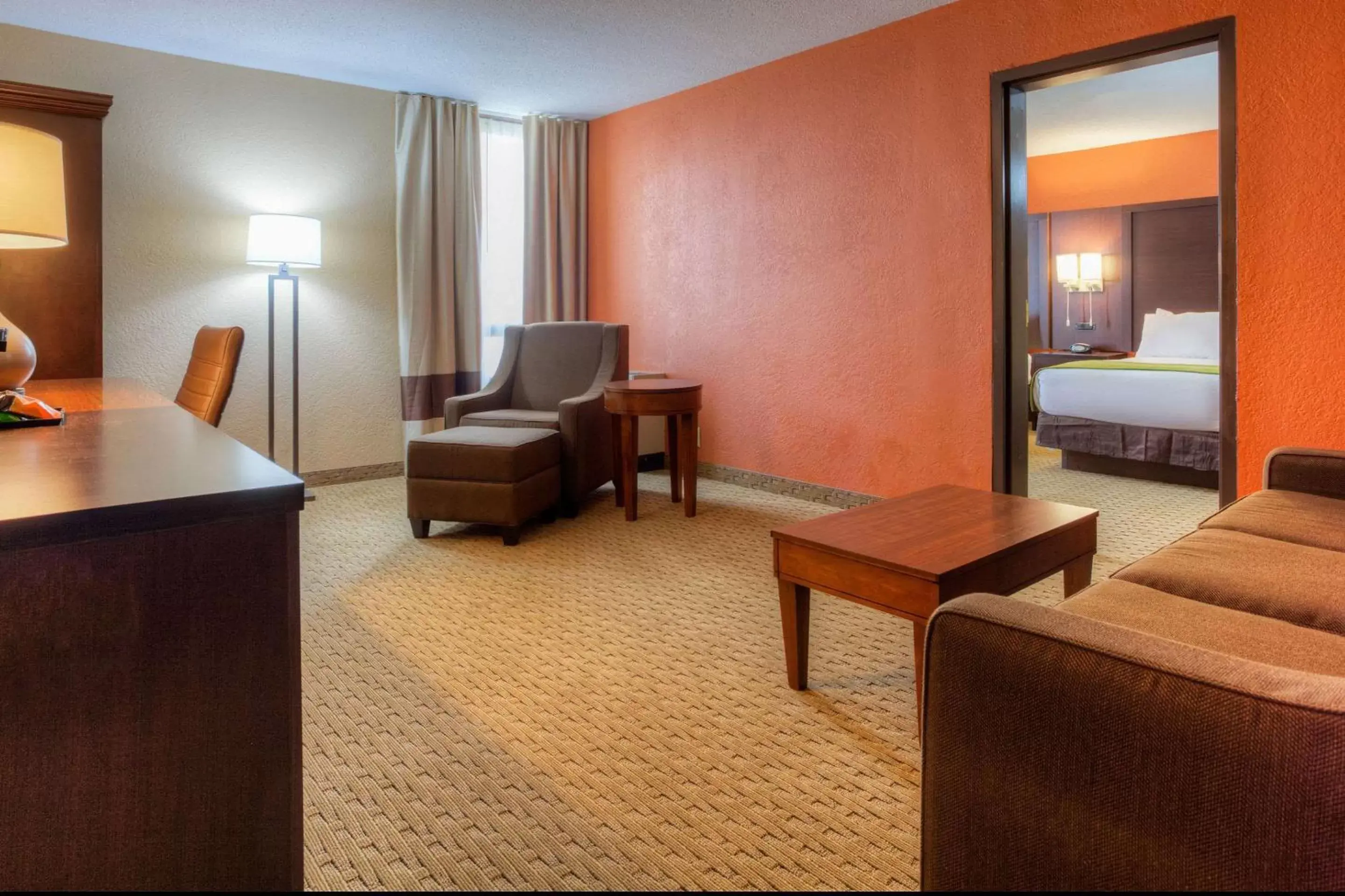 Bedroom, Seating Area in Comfort Inn & Suites Evansville Airport