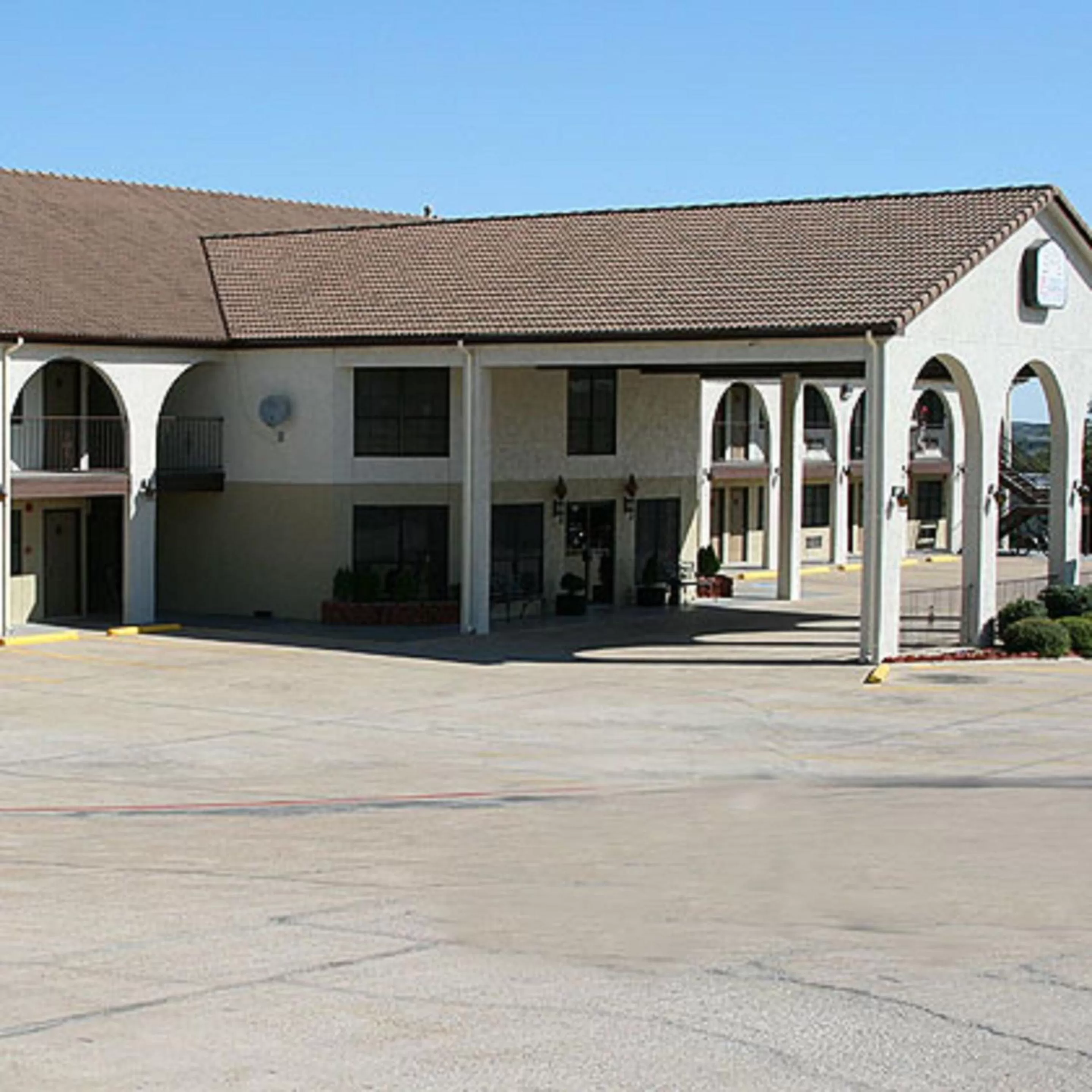 Property building in Weatherford Heritage Inn
