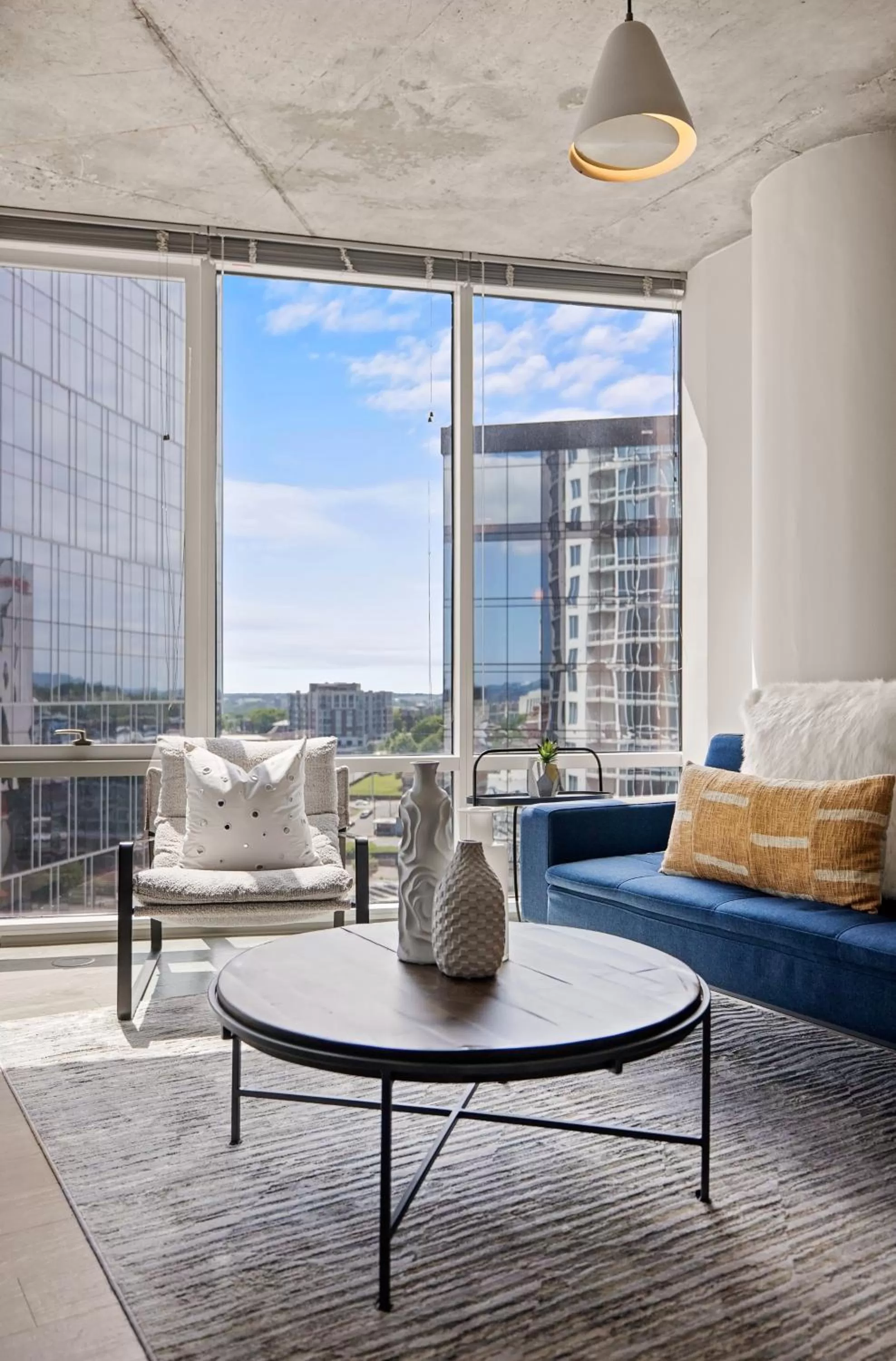 Living room in Placemakr Premier SoBro