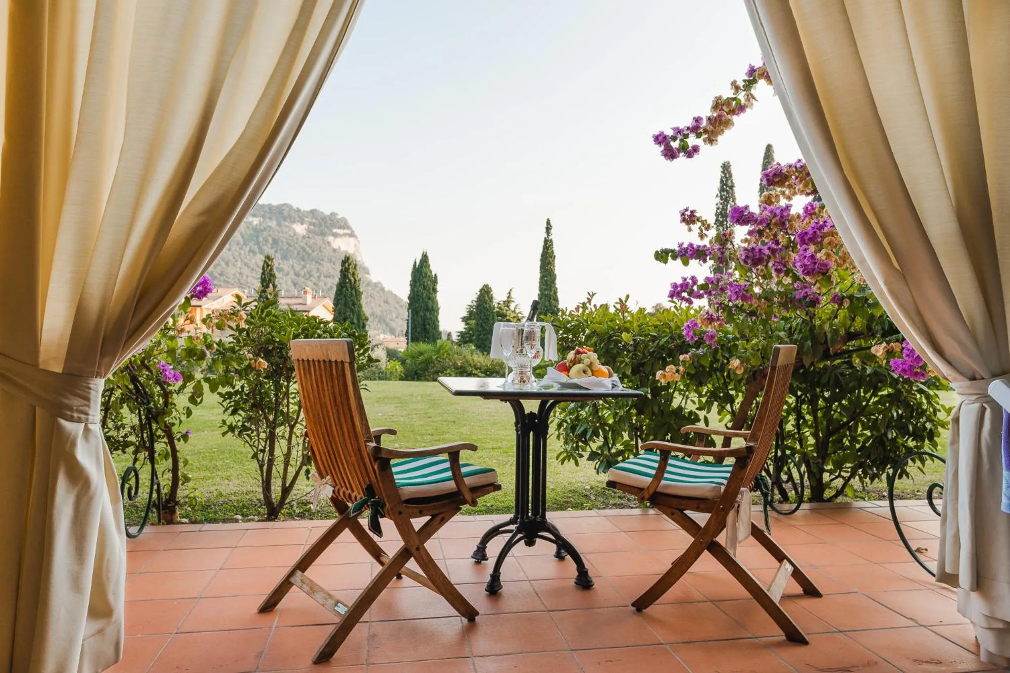 Garden in Villa Madrina Lovely and Dynamic Hotel