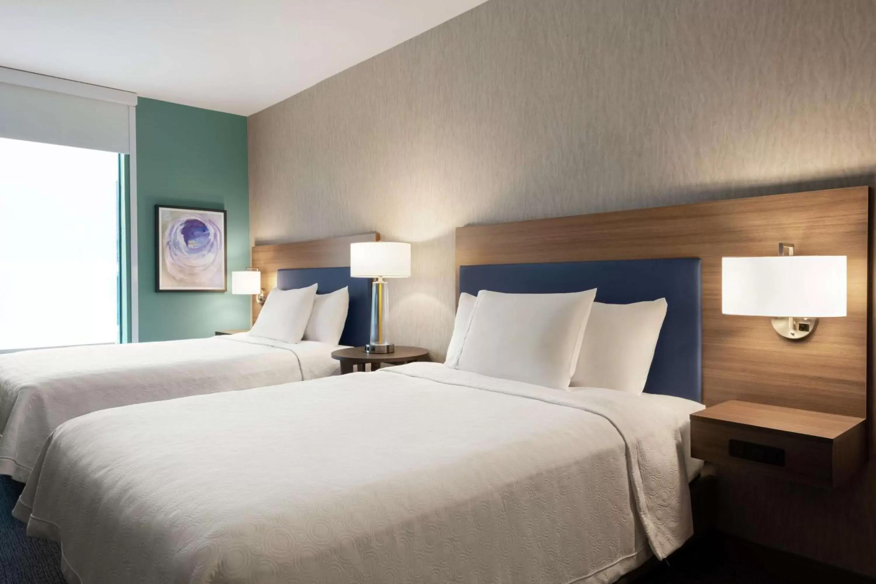 Bed in Home2 Suites By Hilton Houston-Pearland, Tx