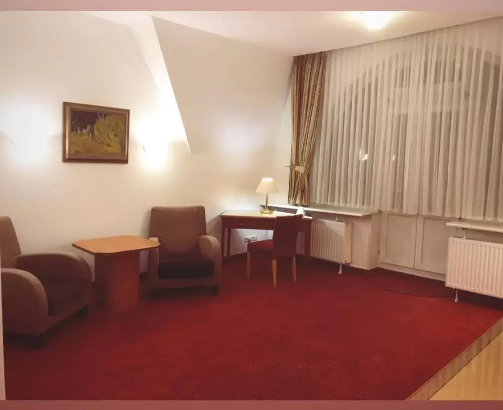 TV and multimedia, Seating Area in Hotel Kaiserhof Deluxe