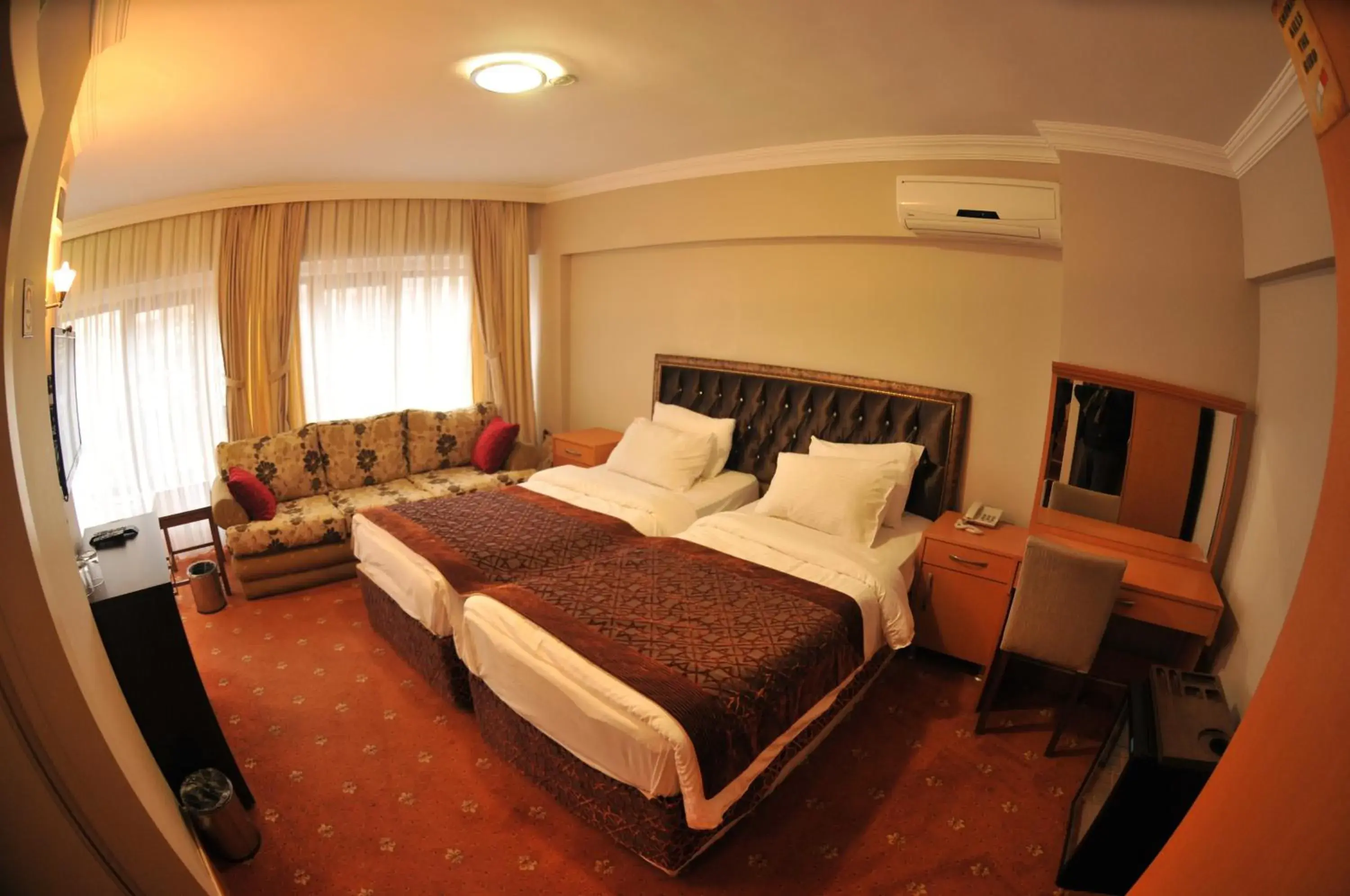 Photo of the whole room, Bed in Palace Point Hotel