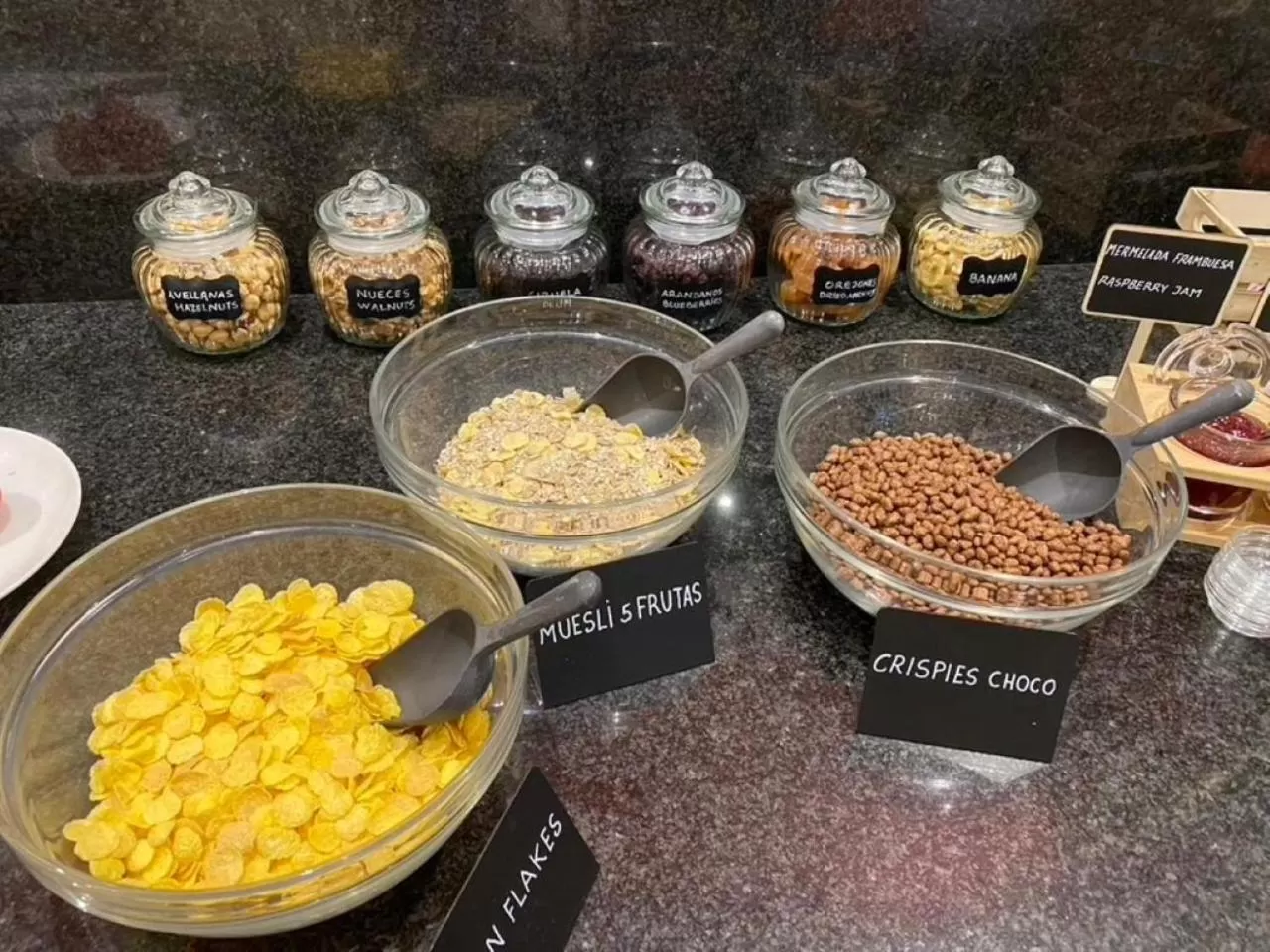 Buffet breakfast in Hotel Oasis