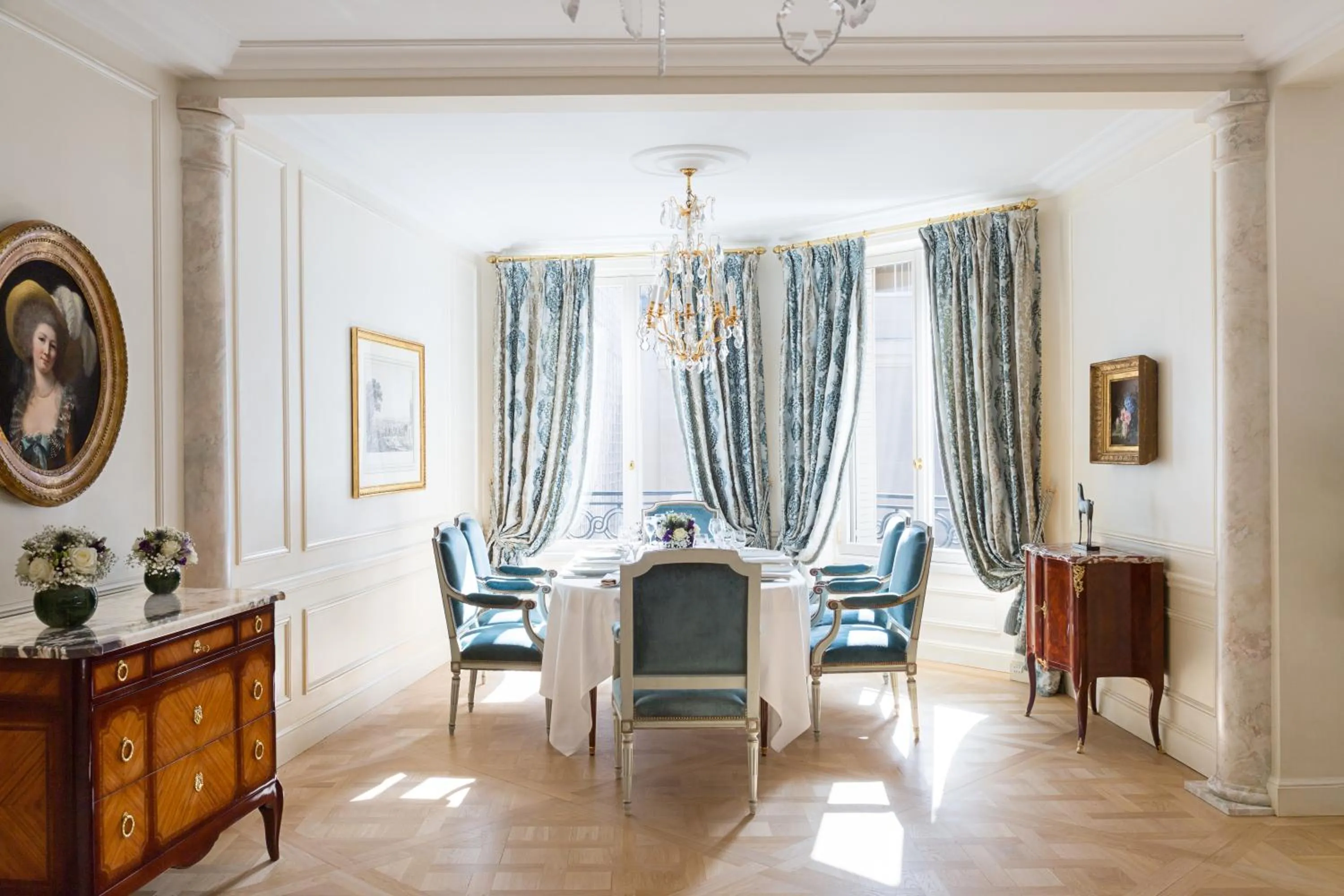 Dining area in Le Bristol Paris, Oetker Hotels